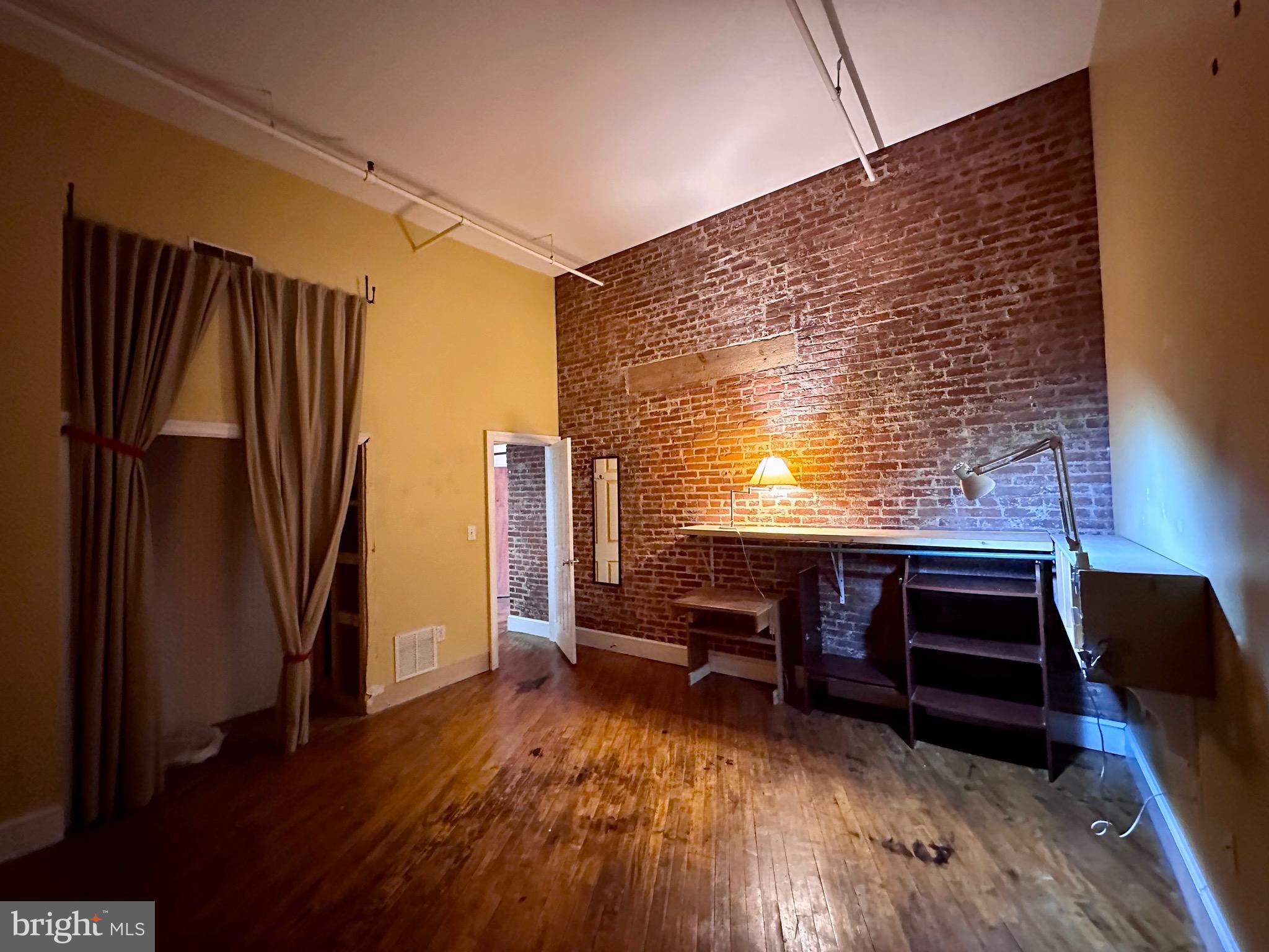 LANCASTER - Residential