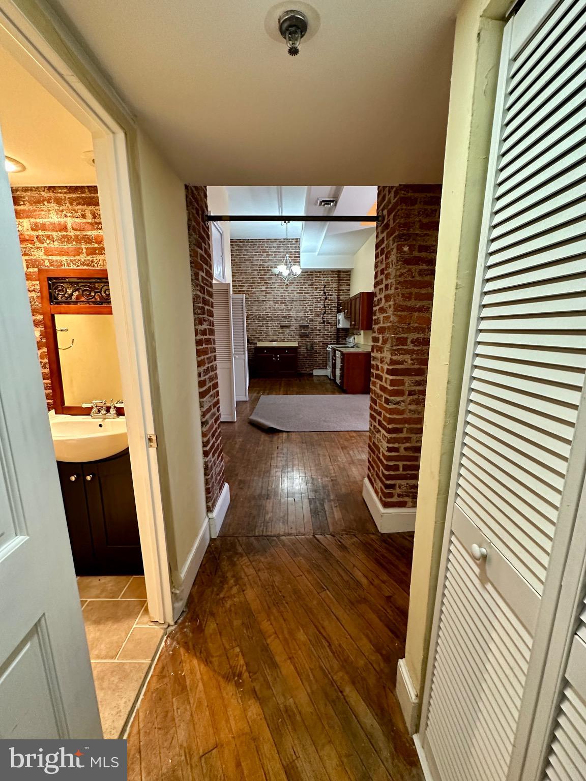 LANCASTER - Residential
