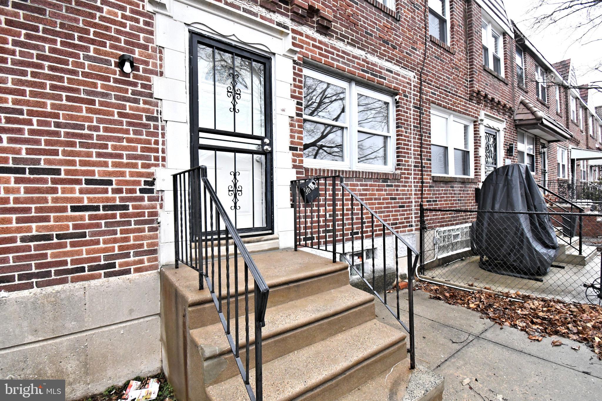 WEST OAK LANE - Residential