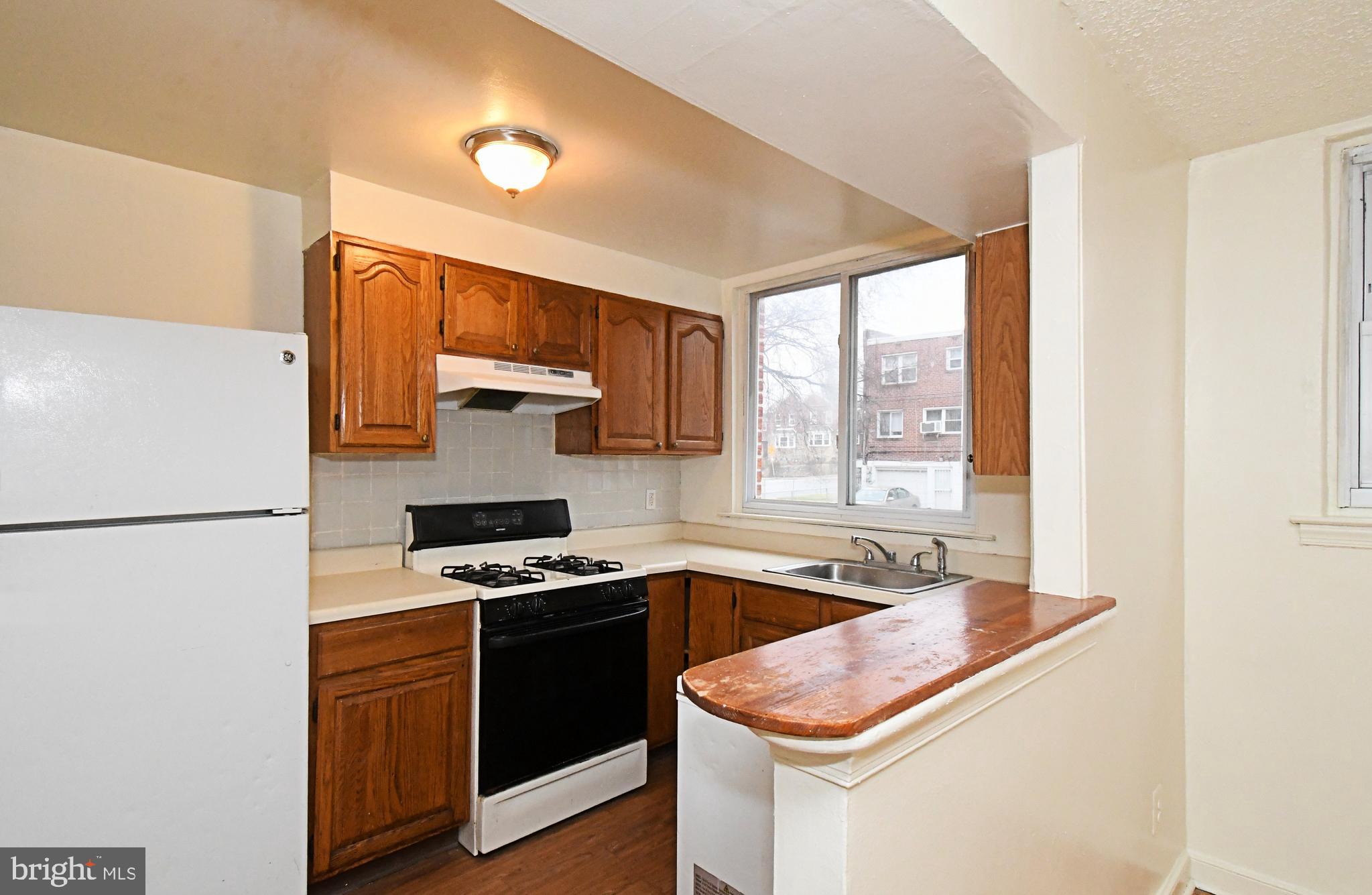 WEST OAK LANE - Residential