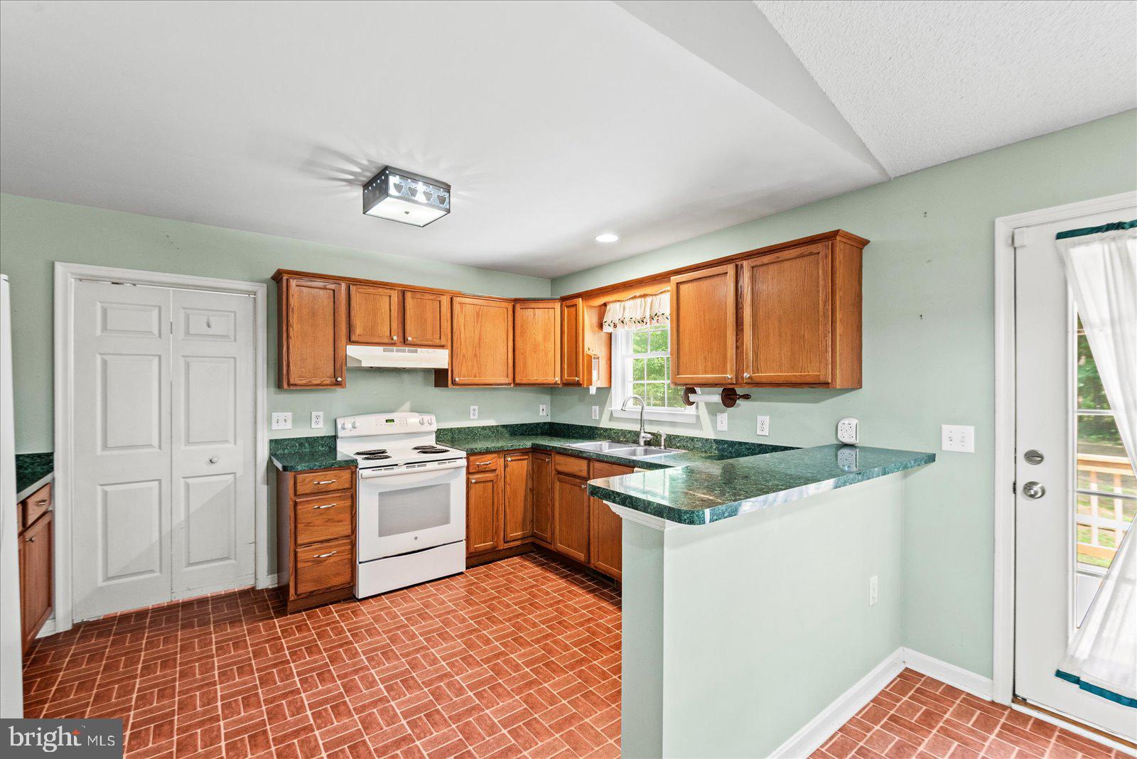 MAURY HEIGHTS - Residential
