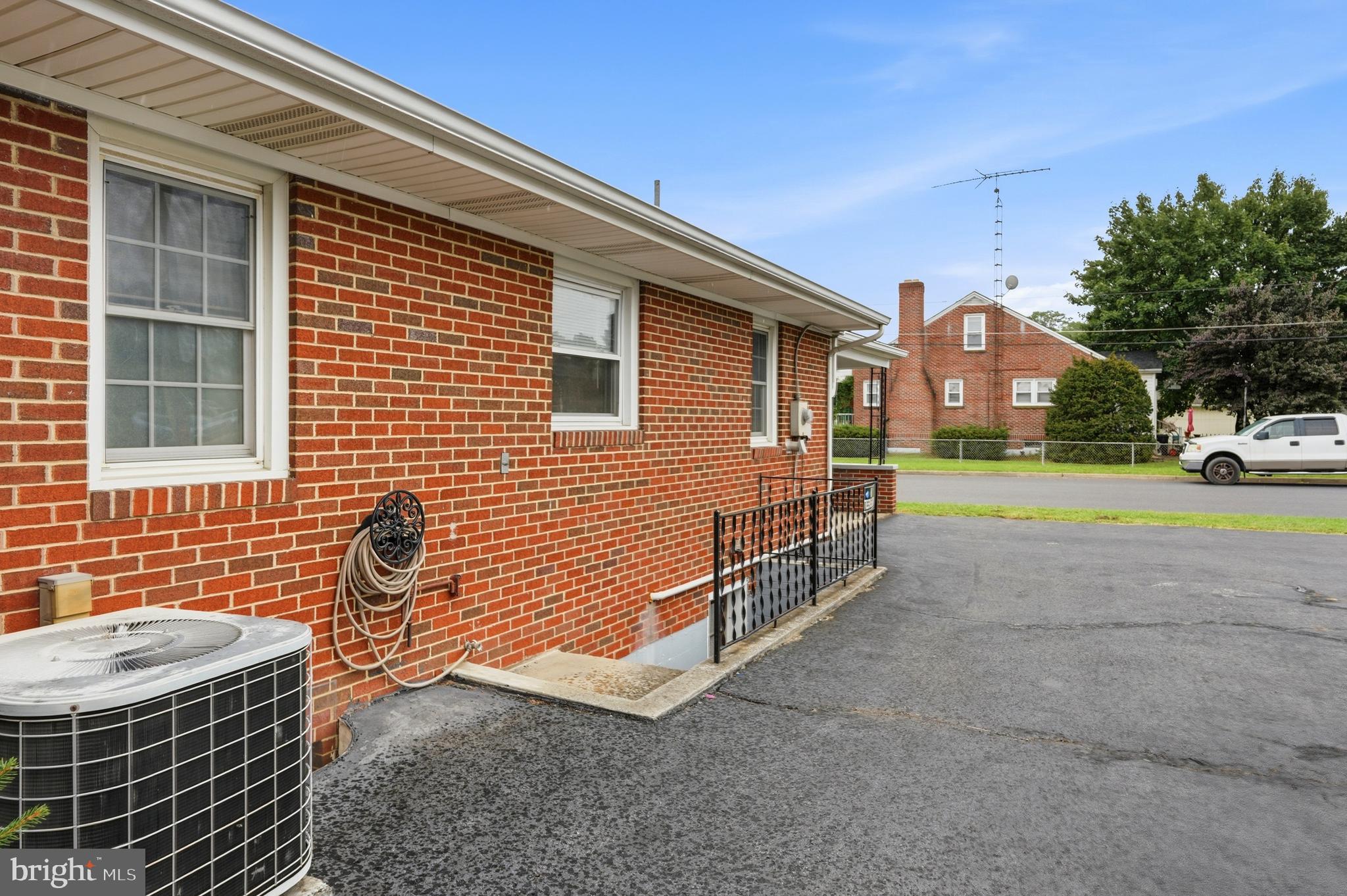 STRONGS ADDITION - Residential