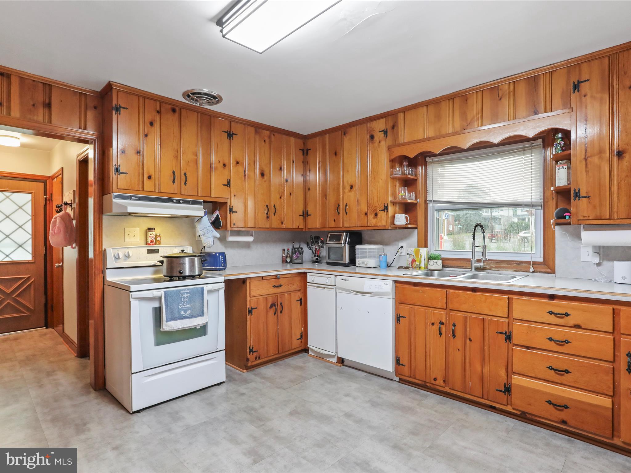 STRONGS ADDITION - Residential