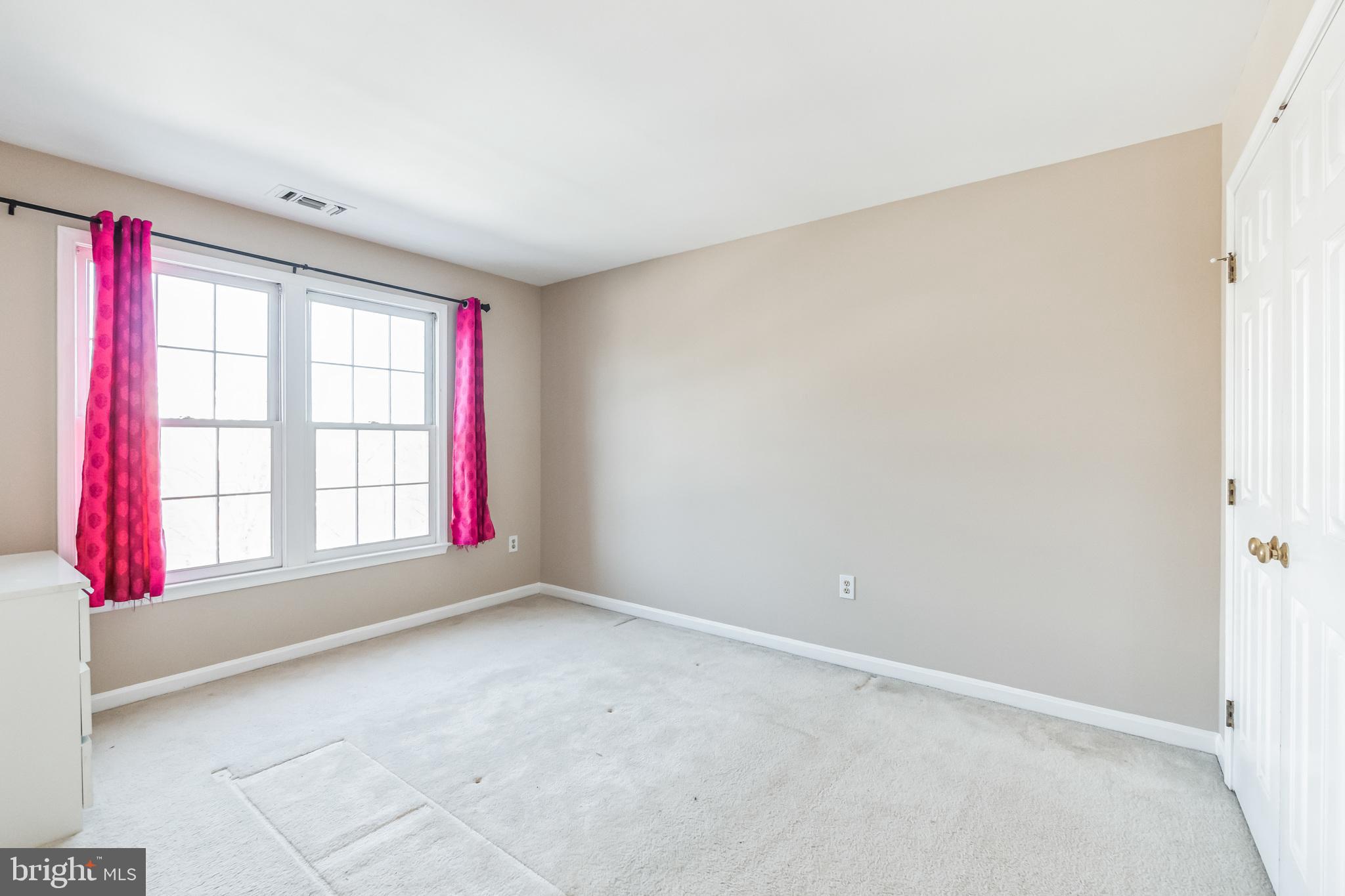 COURTHOUSE WOODS - Residential Lease