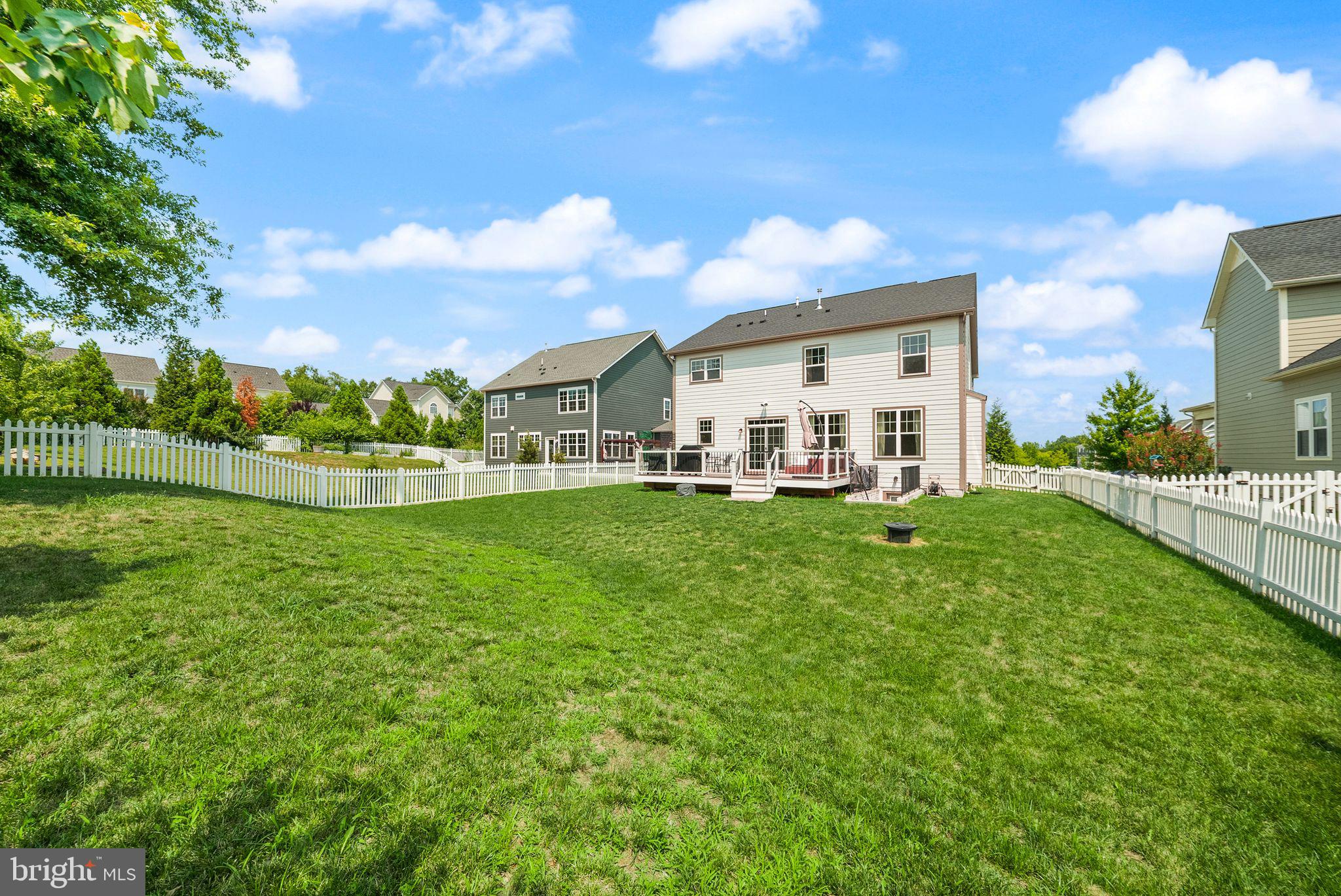VILLAGE CASE - Residential