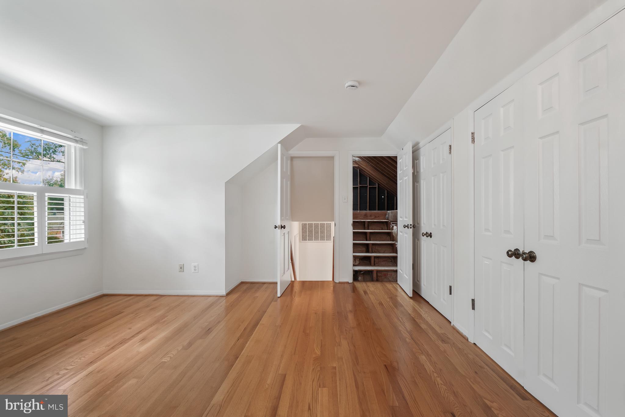 WAYNEWOOD - Residential