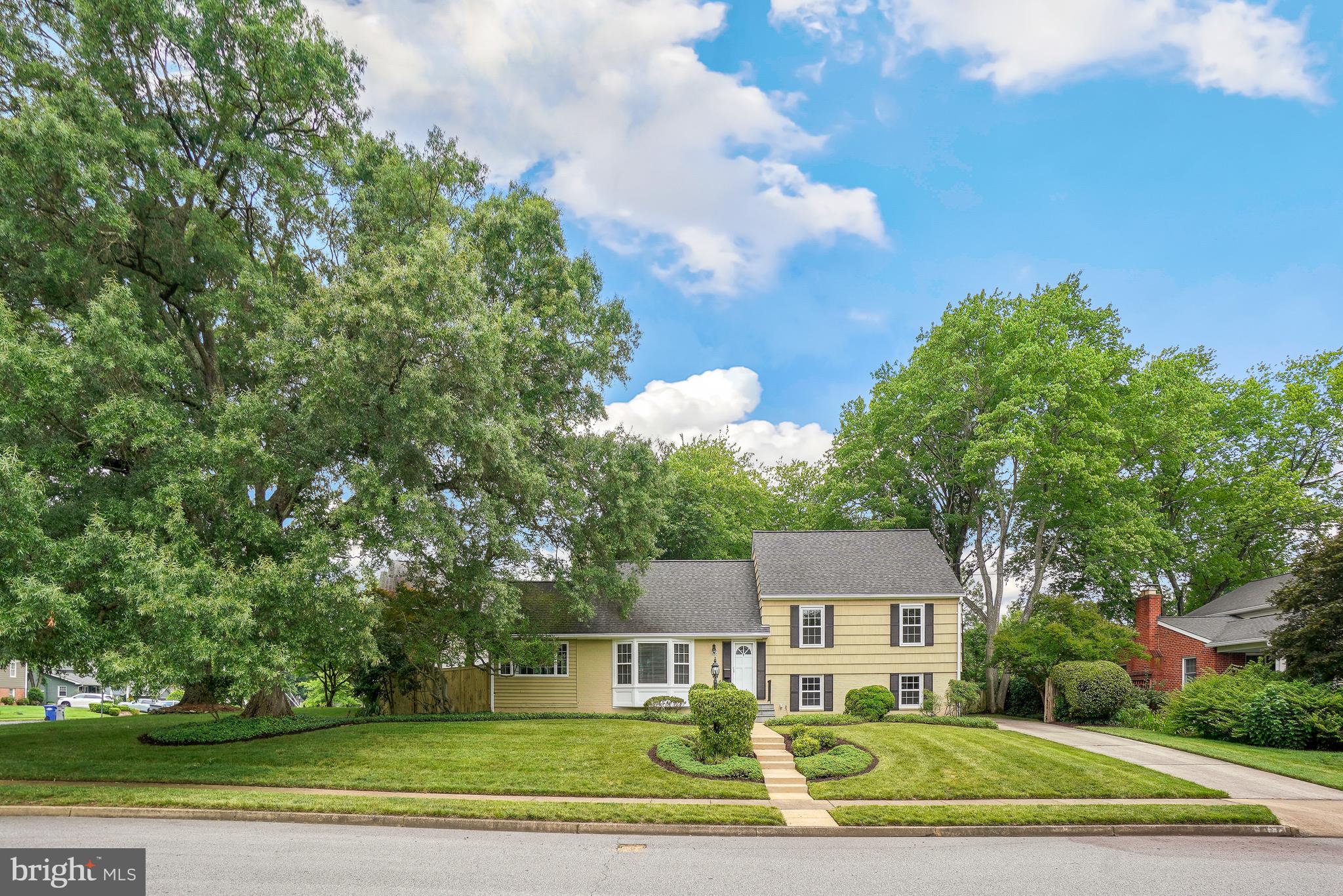 WAYNEWOOD - Residential