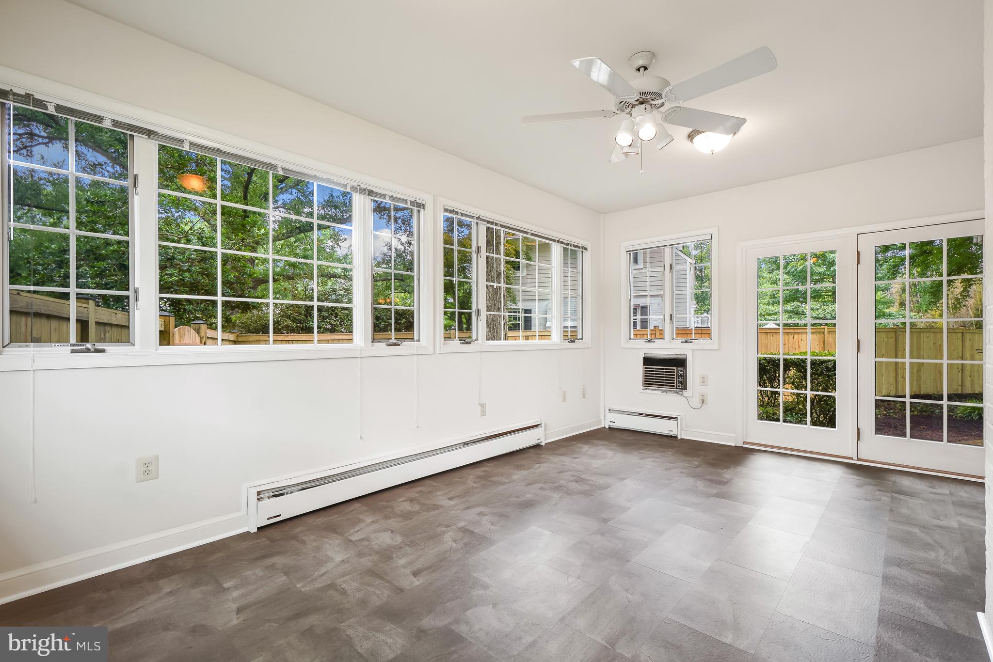 WAYNEWOOD - Residential