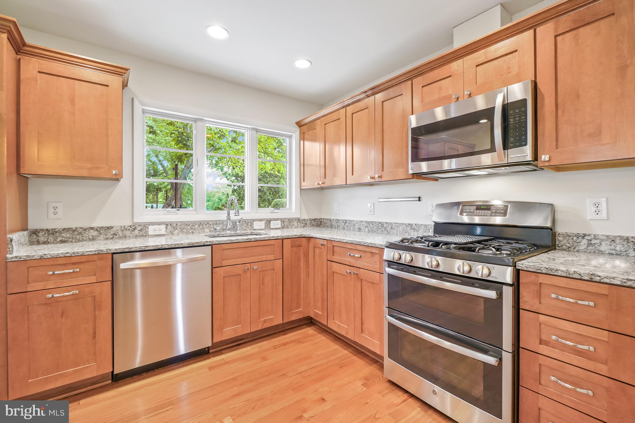 WAYNEWOOD - Residential