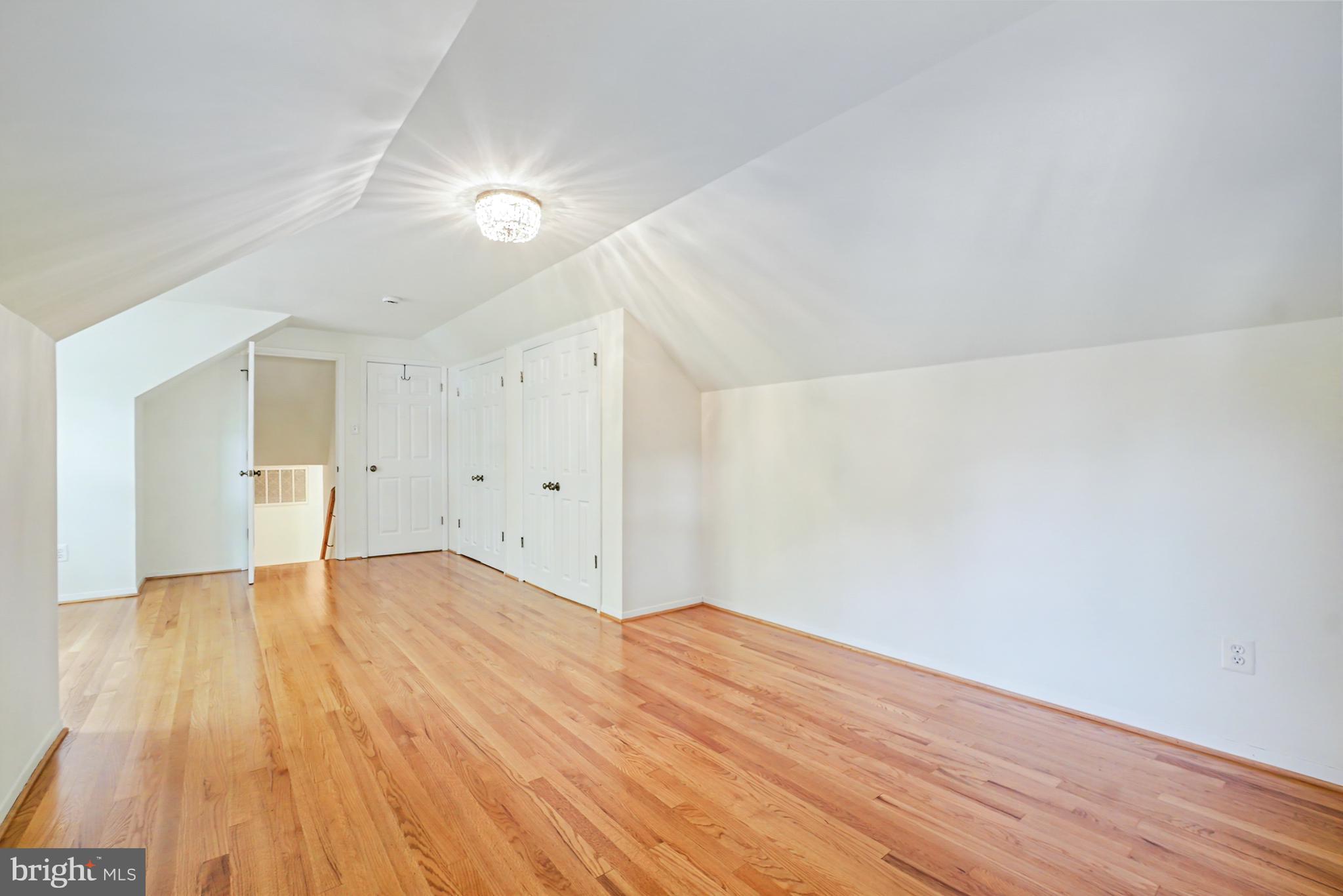WAYNEWOOD - Residential