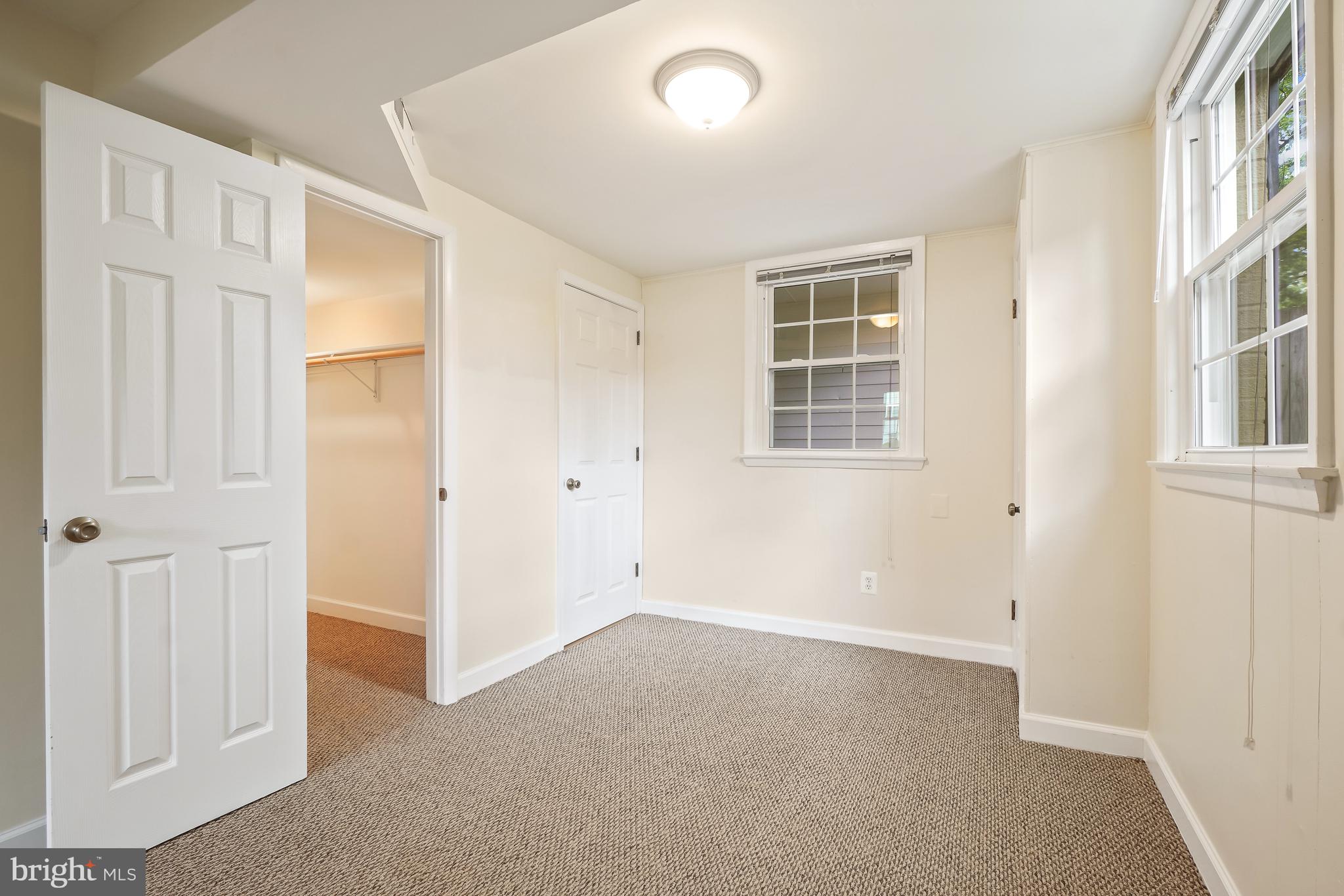 WAYNEWOOD - Residential