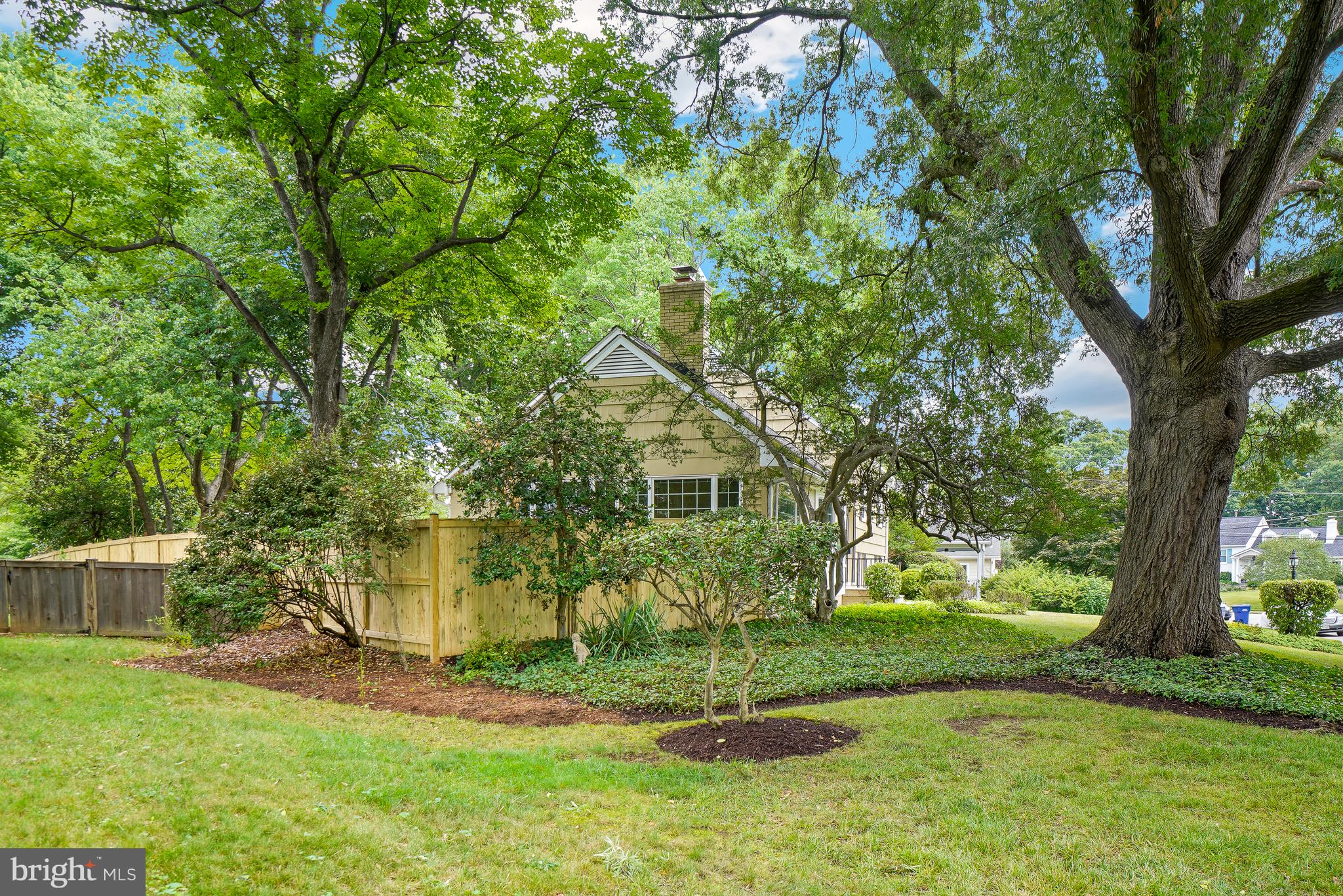 WAYNEWOOD - Residential