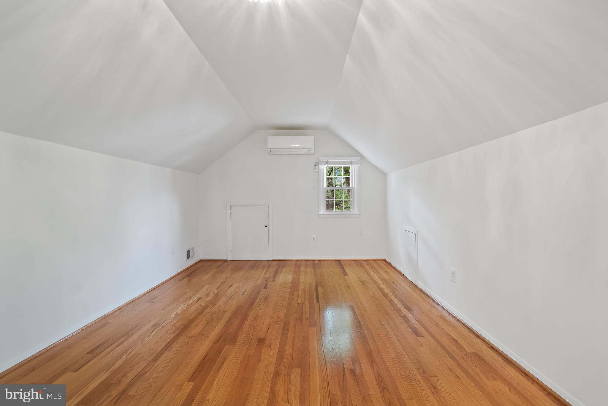 WAYNEWOOD - Residential