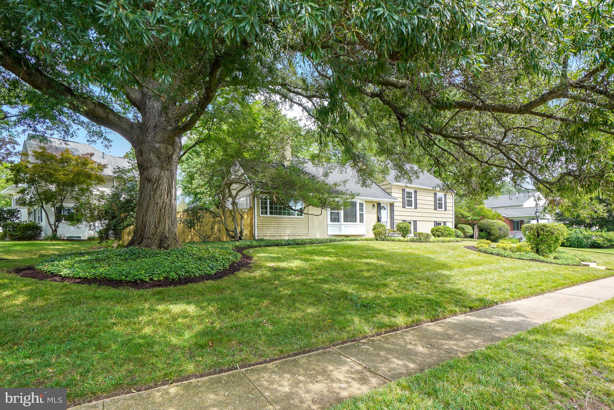 WAYNEWOOD - Residential