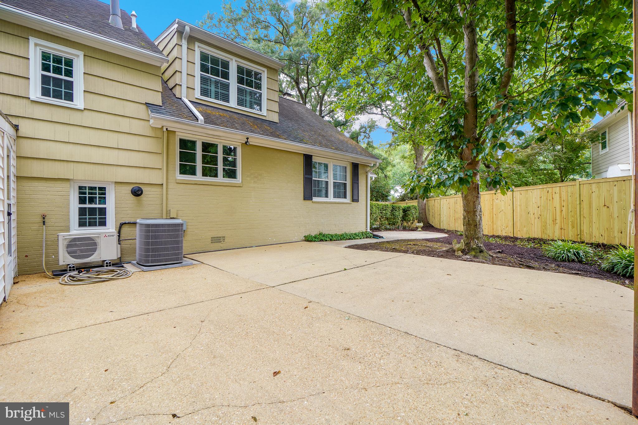 WAYNEWOOD - Residential