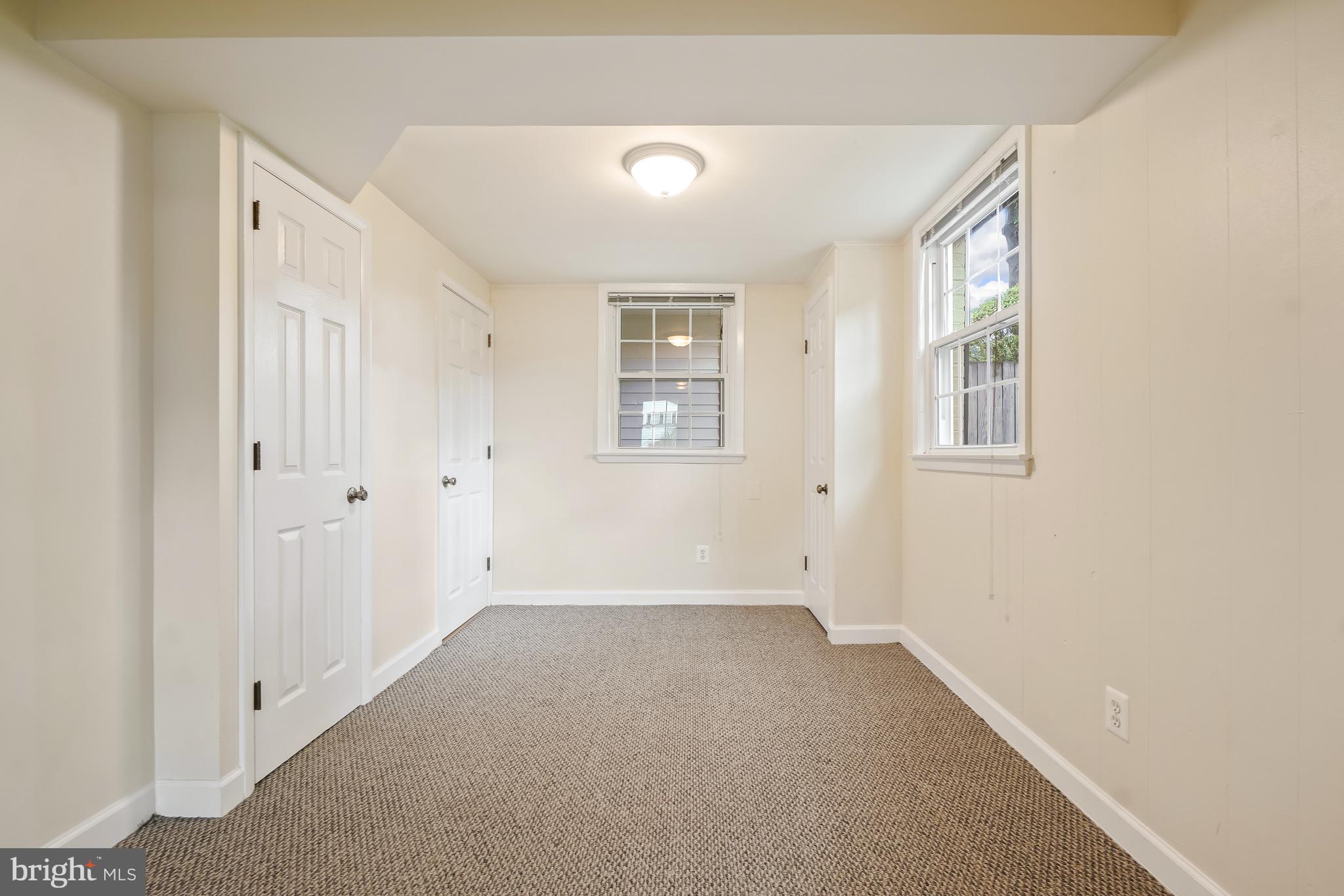 WAYNEWOOD - Residential