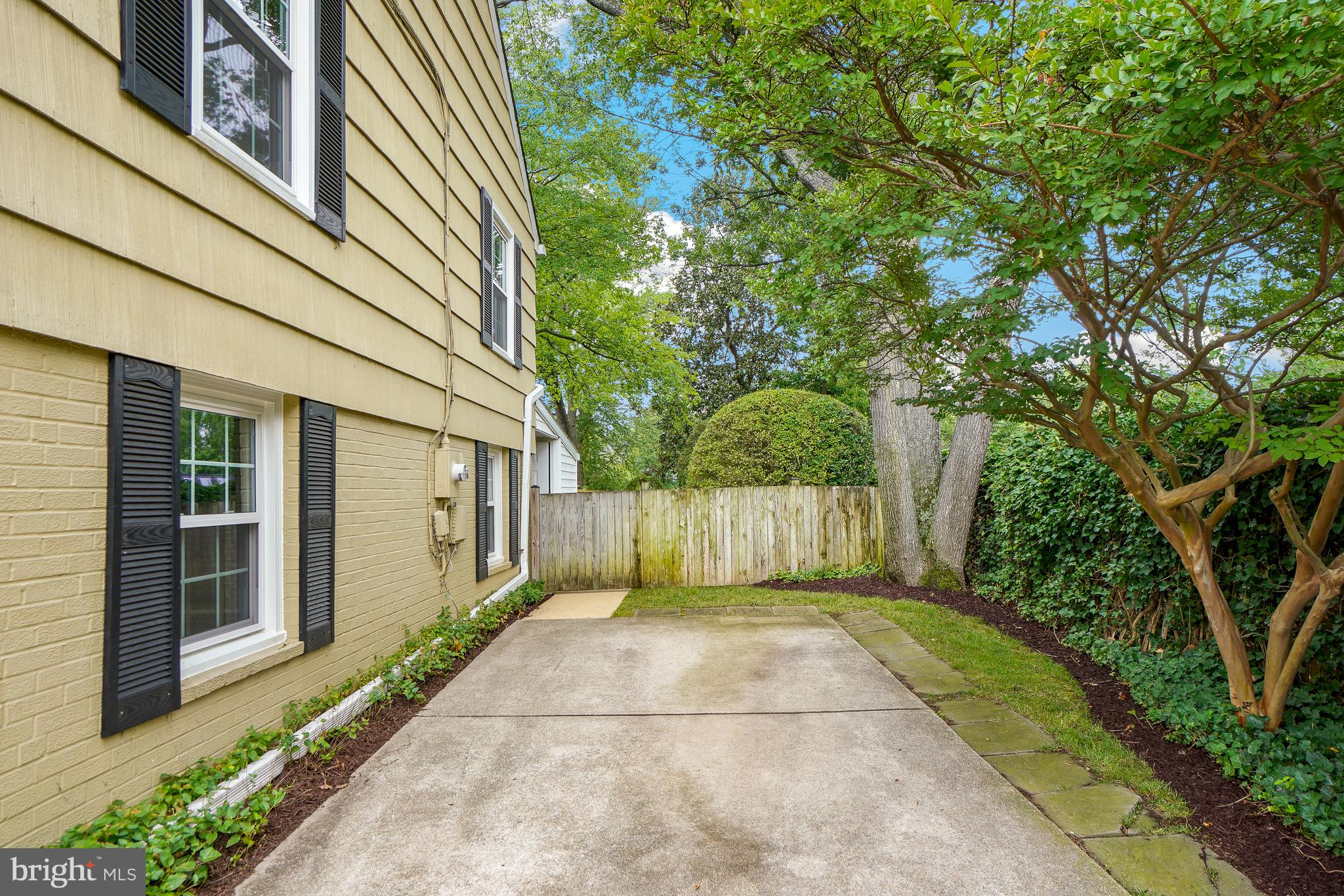 WAYNEWOOD - Residential