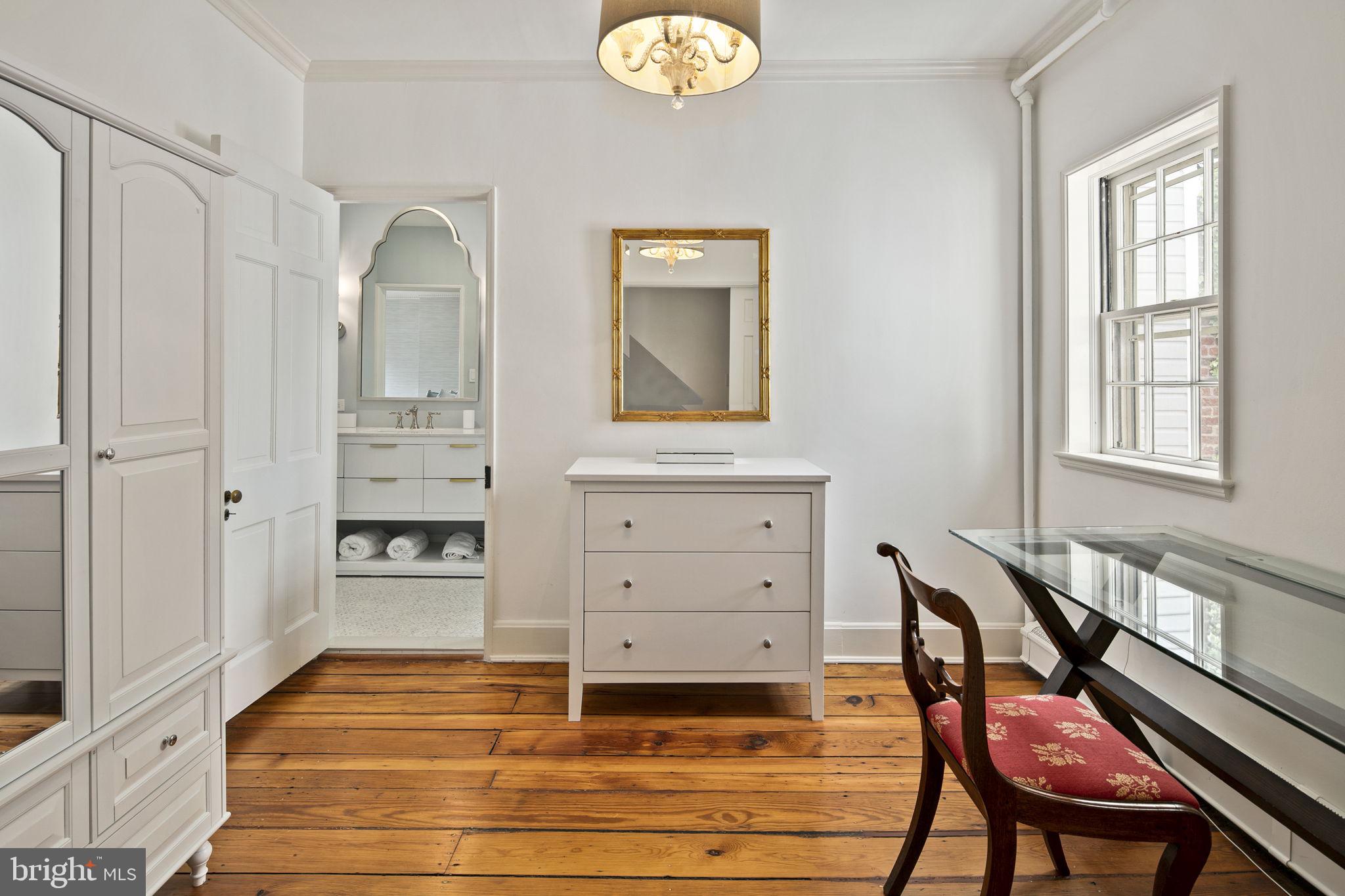 OLD TOWN ALEXANDRIA - Residential