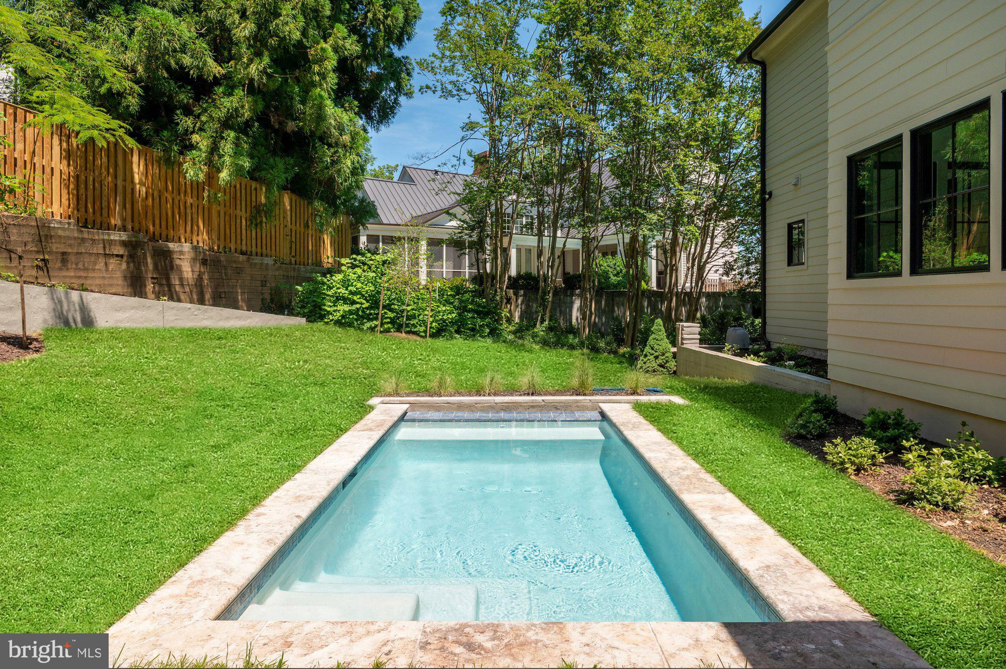 COUNTRY CLUB HILLS - Residential