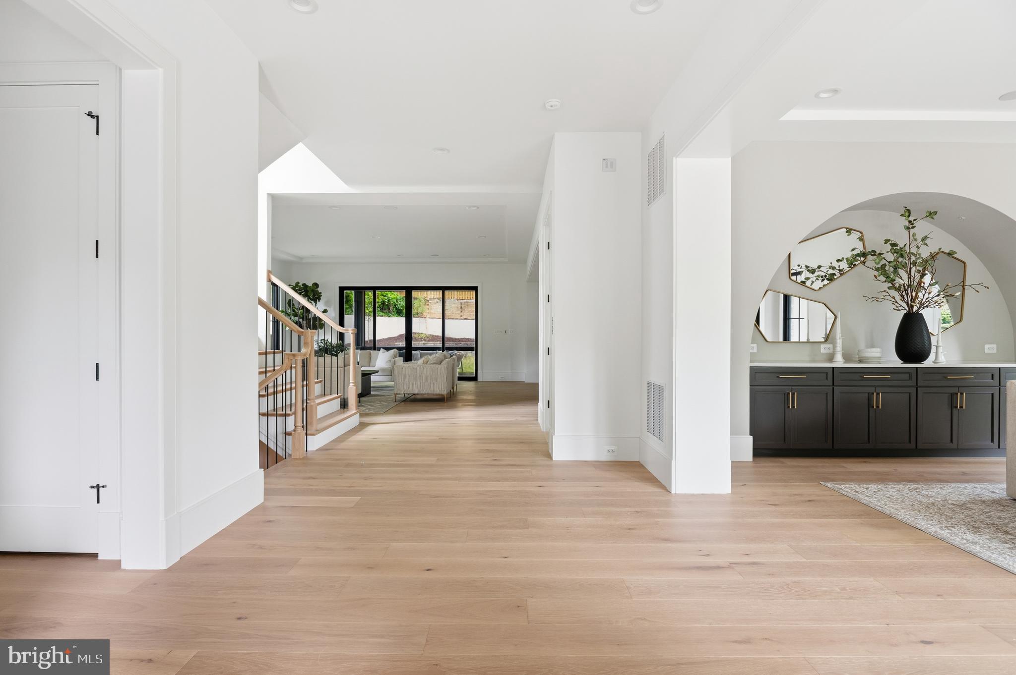 COUNTRY CLUB HILLS - Residential