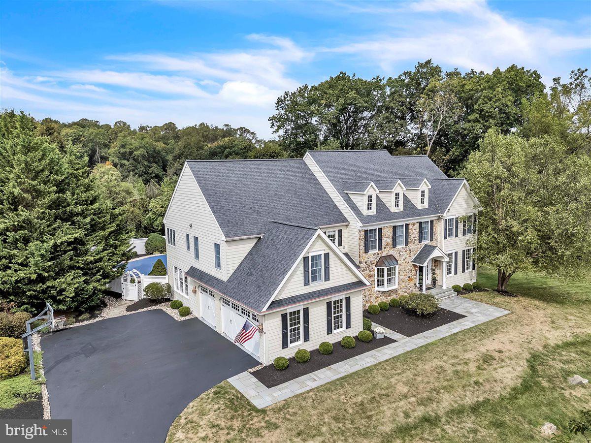 LUDWIGS CROSSING - Residential