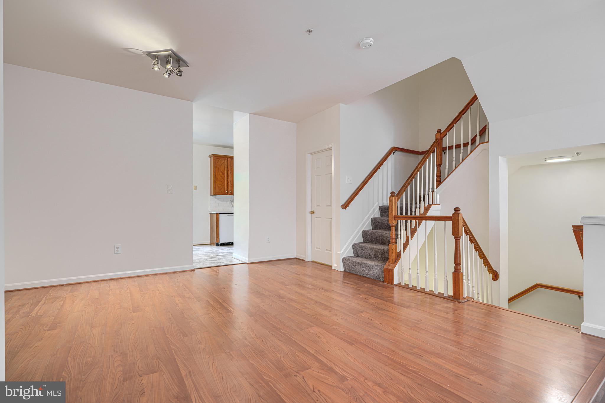 LAING AT MILE STONE - Residential