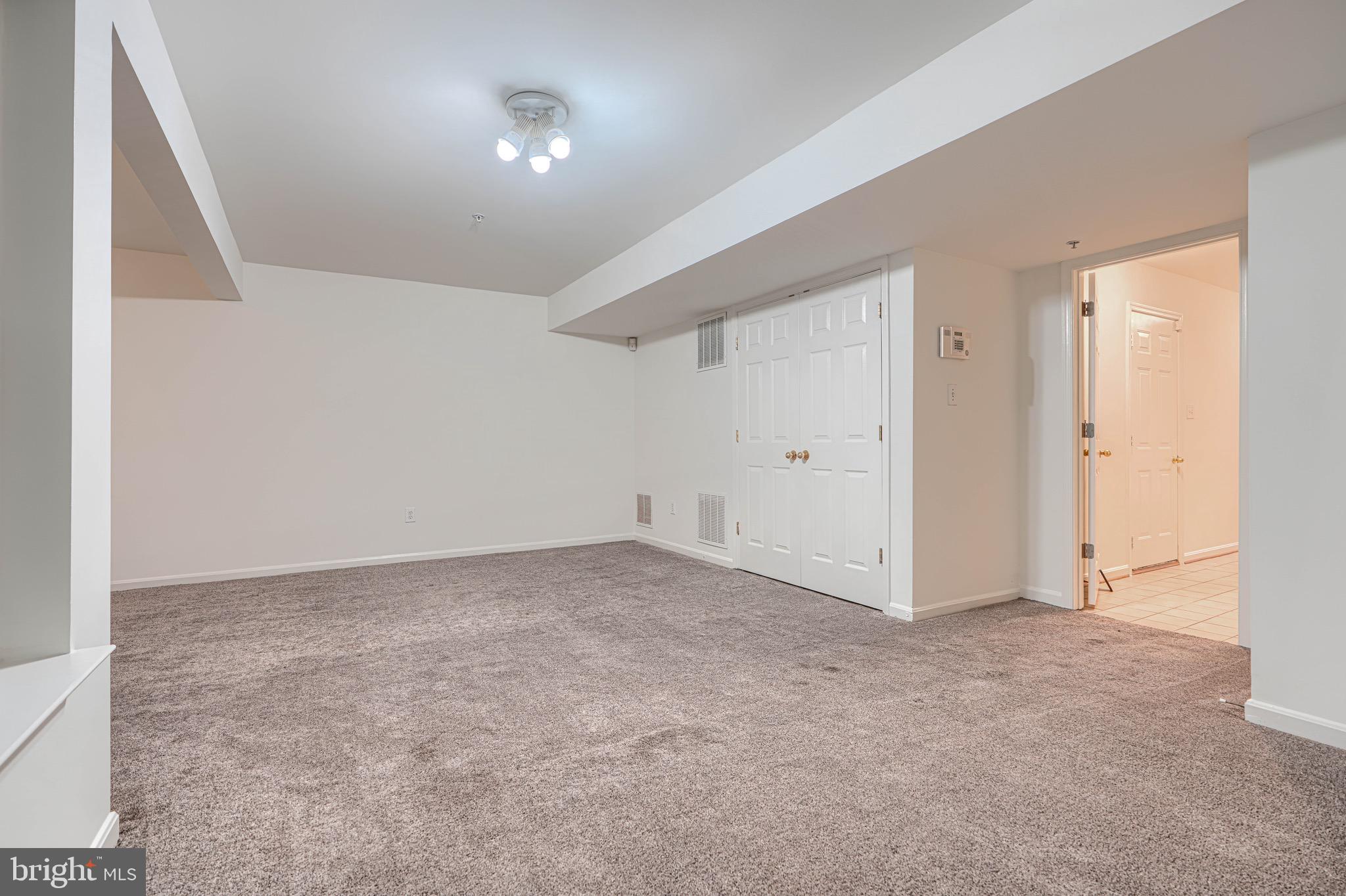LAING AT MILE STONE - Residential