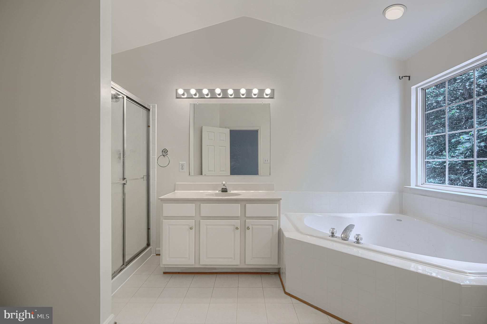 LAING AT MILE STONE - Residential