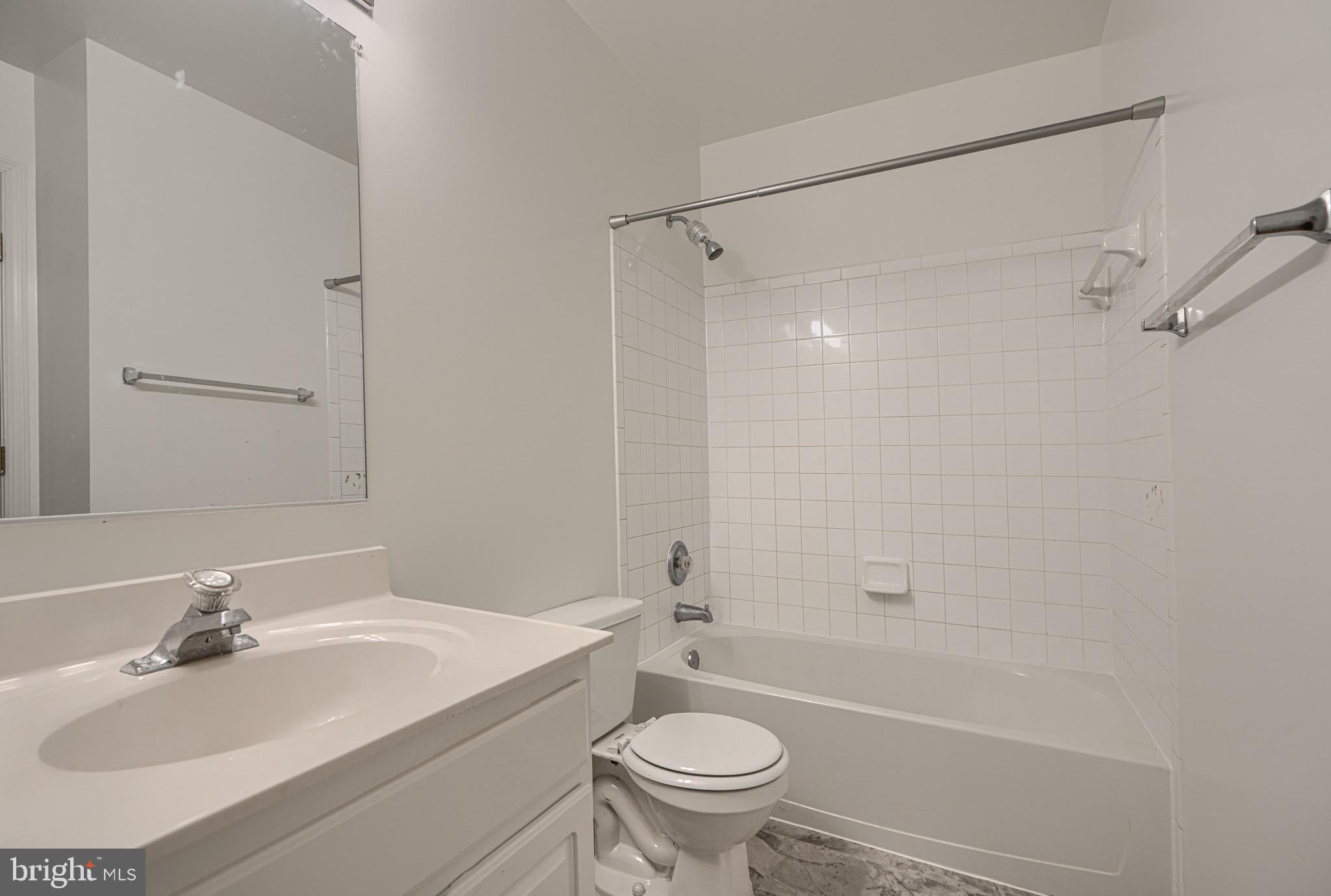 LAING AT MILE STONE - Residential