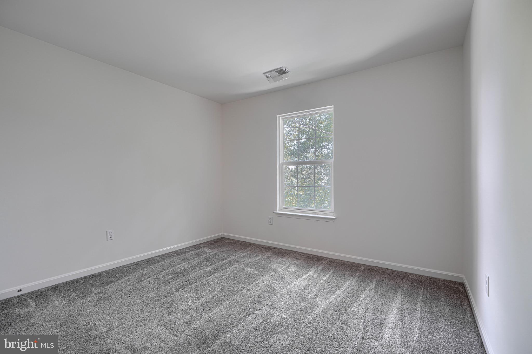 LAING AT MILE STONE - Residential