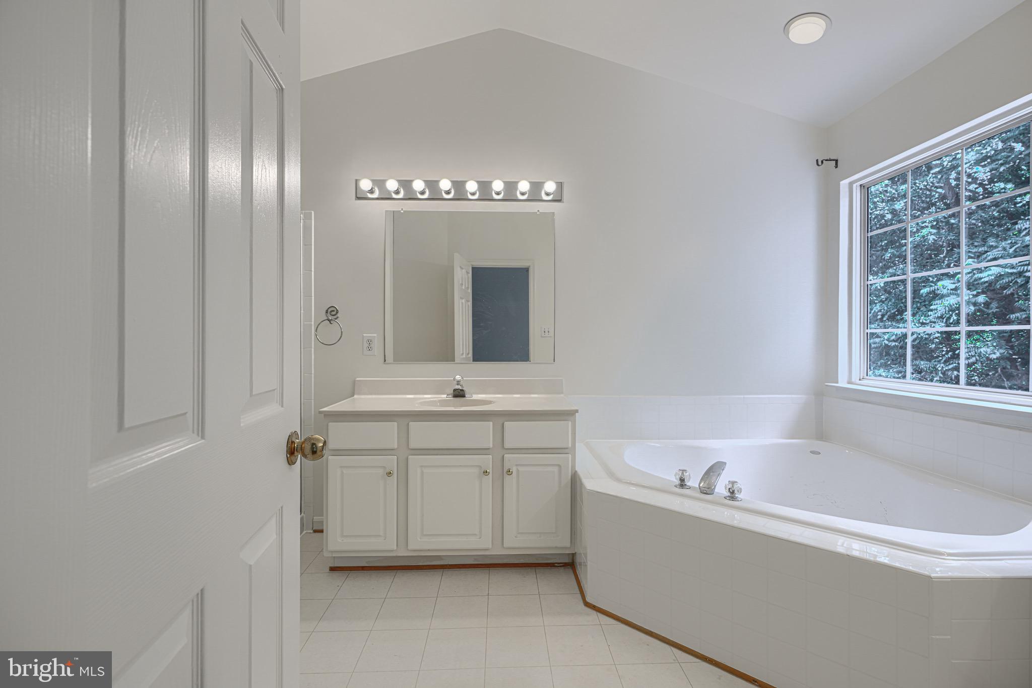 LAING AT MILE STONE - Residential