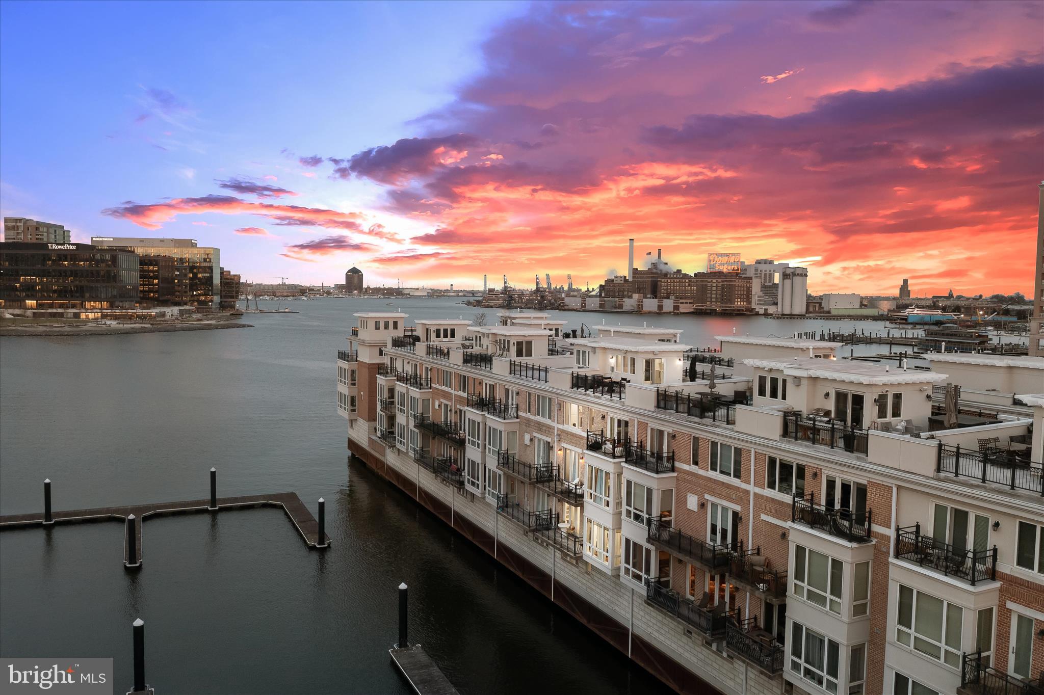 PIER HOMES AT HARBORVIEW - Residential