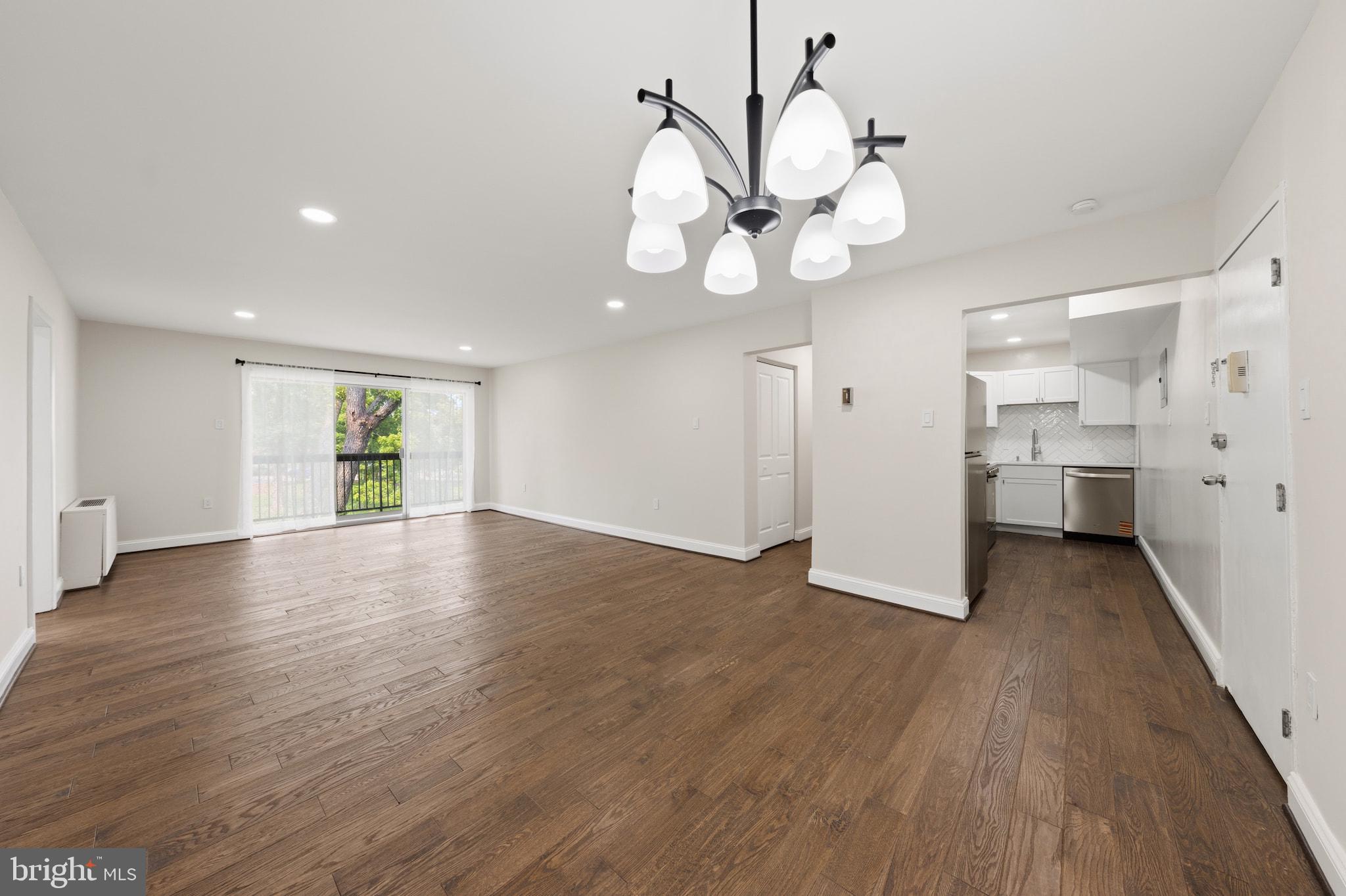 ACADEMY WOODS - Residential
