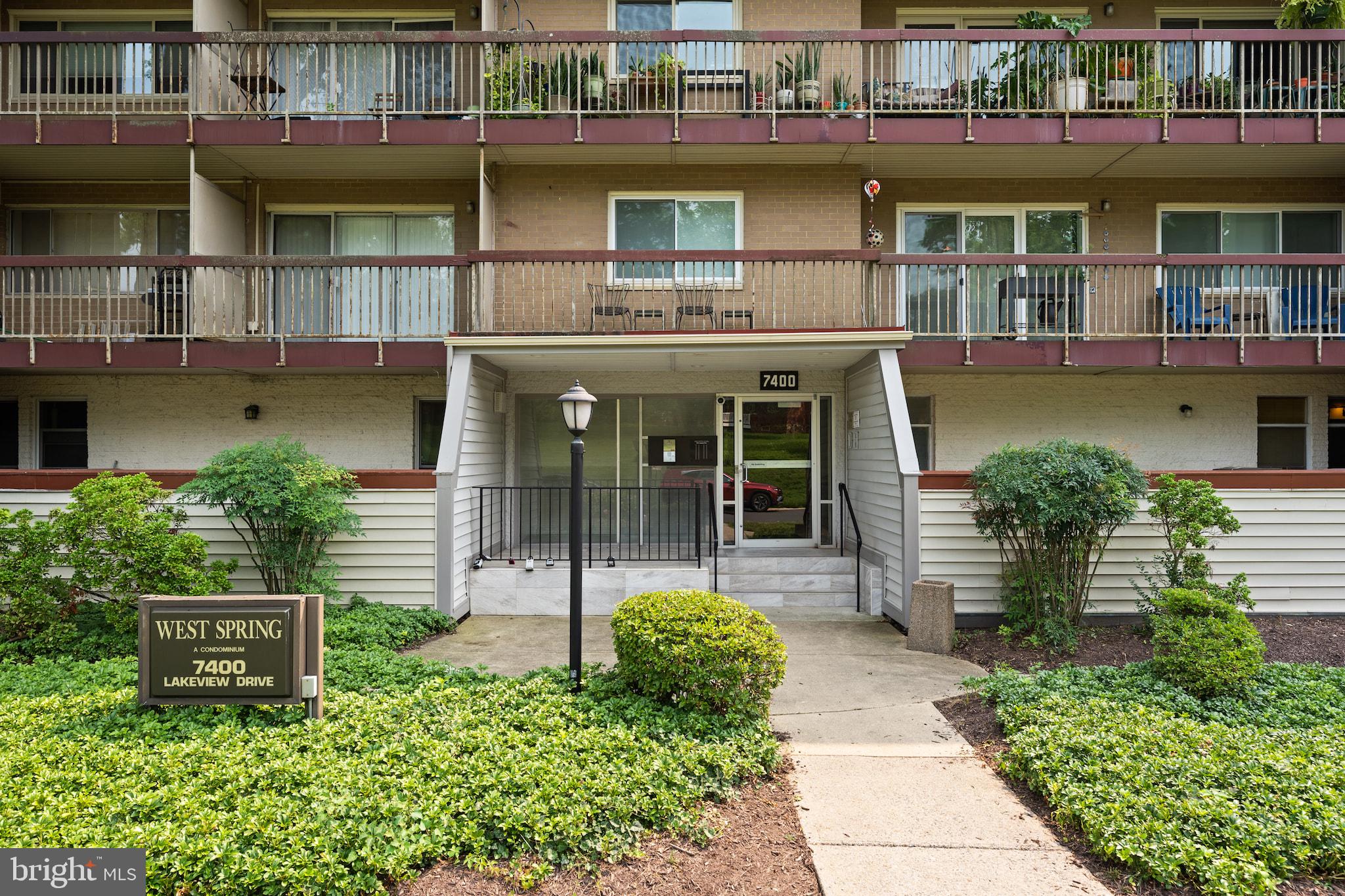 ACADEMY WOODS - Residential