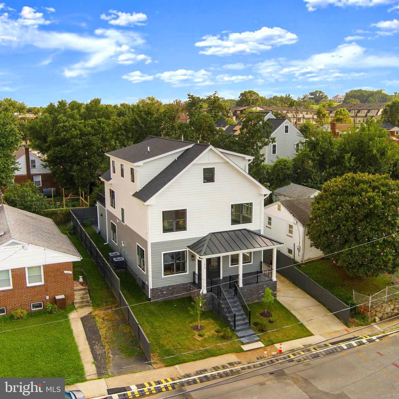 ARLINGTON VIEW - Residential