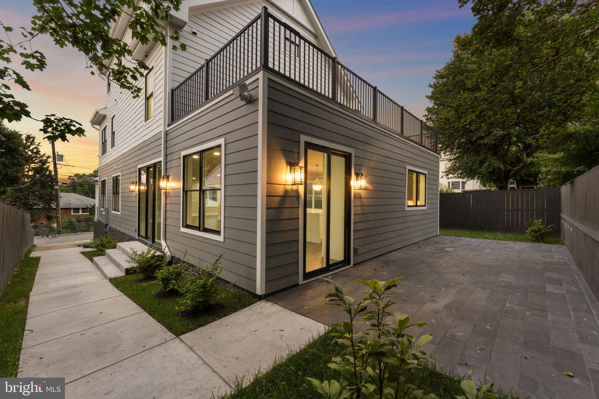ARLINGTON VIEW - Residential
