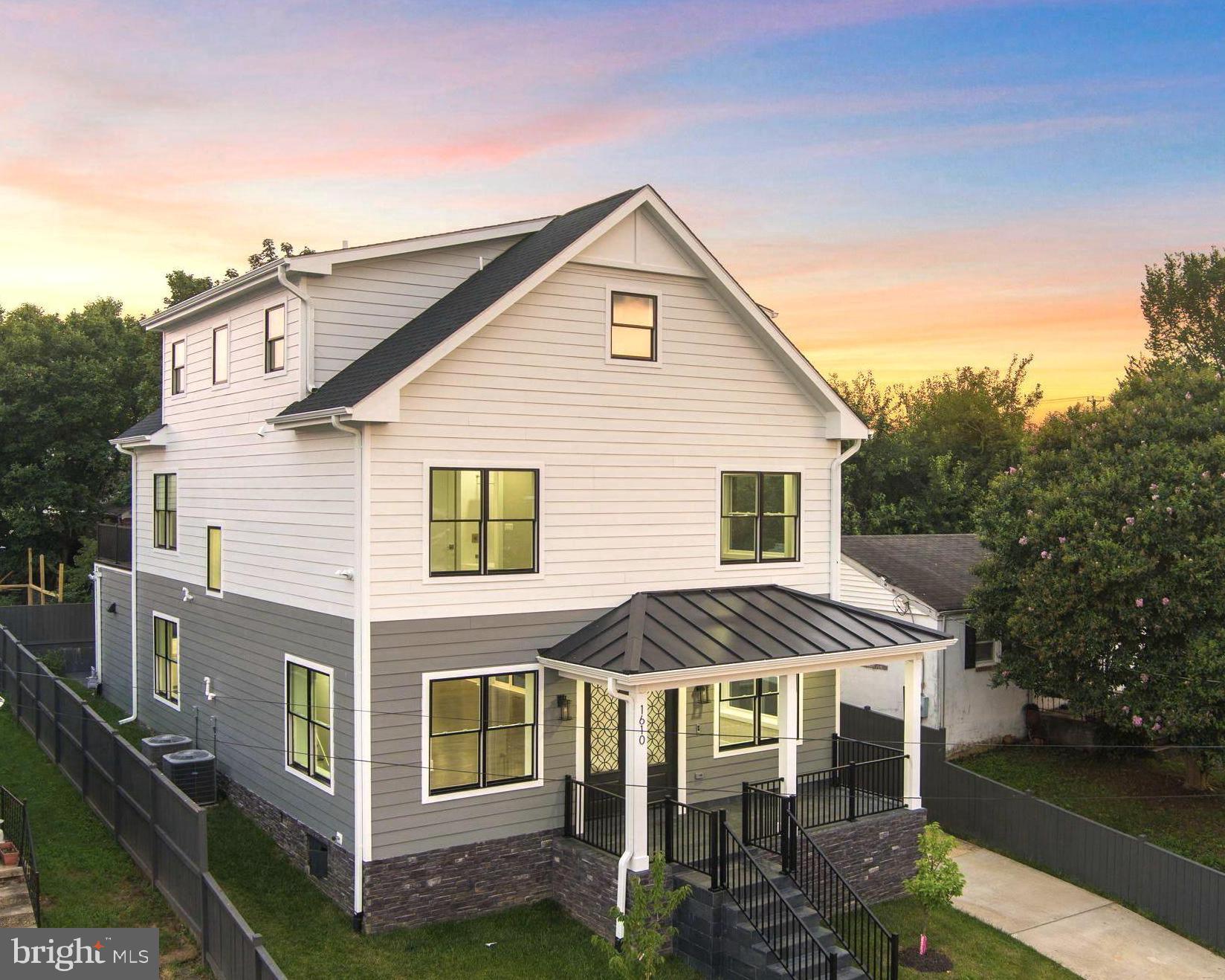 ARLINGTON VIEW - Residential