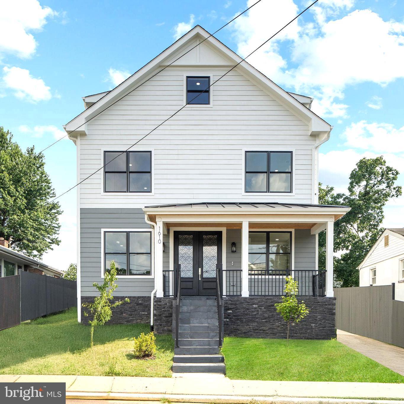 ARLINGTON VIEW - Residential
