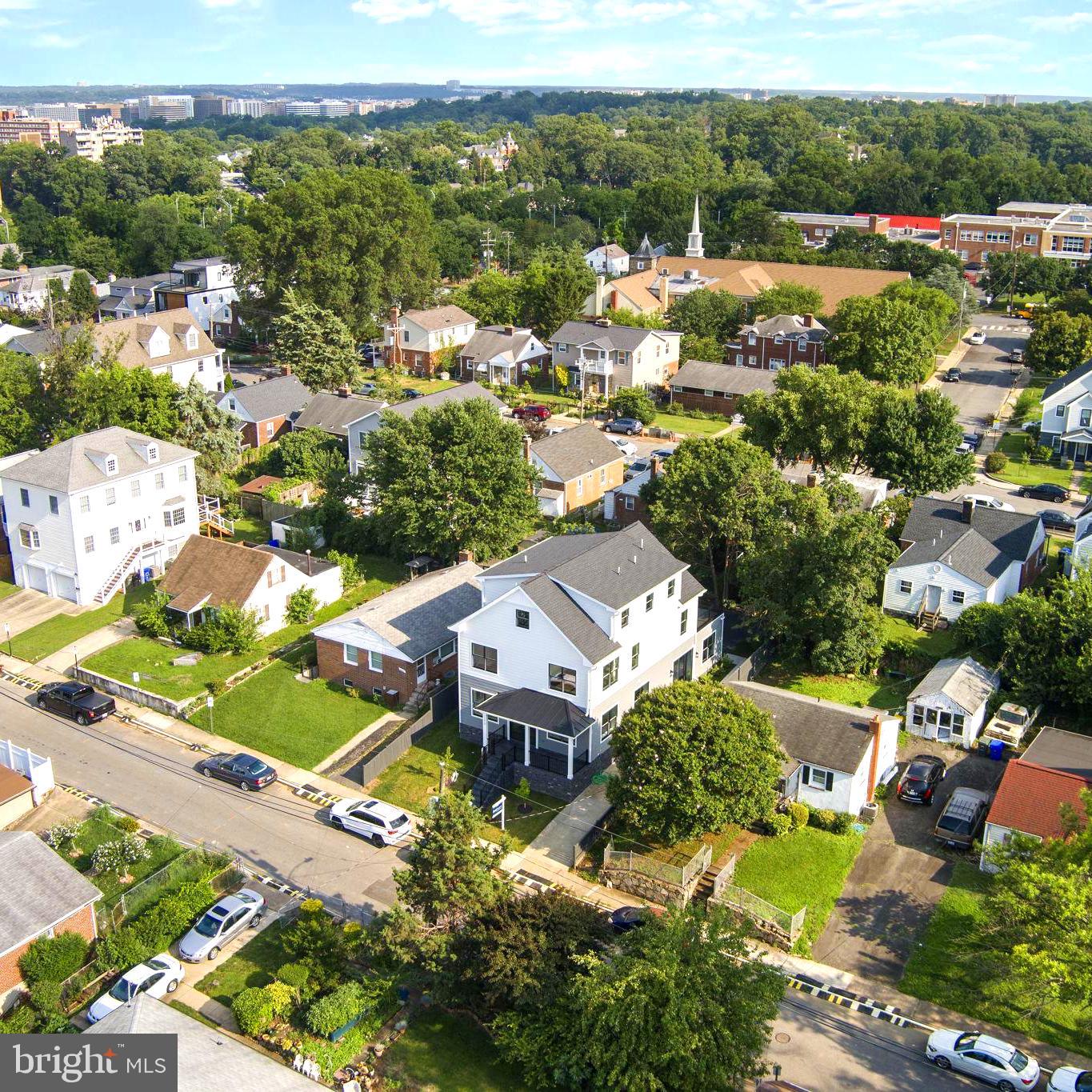 ARLINGTON VIEW - Residential