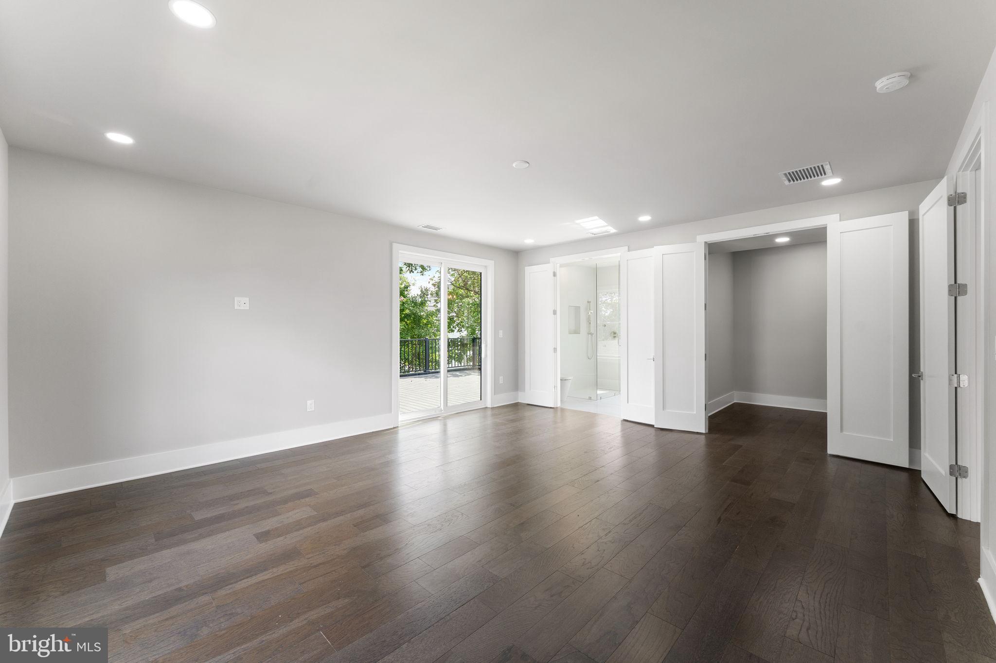 ARLINGTON VIEW - Residential