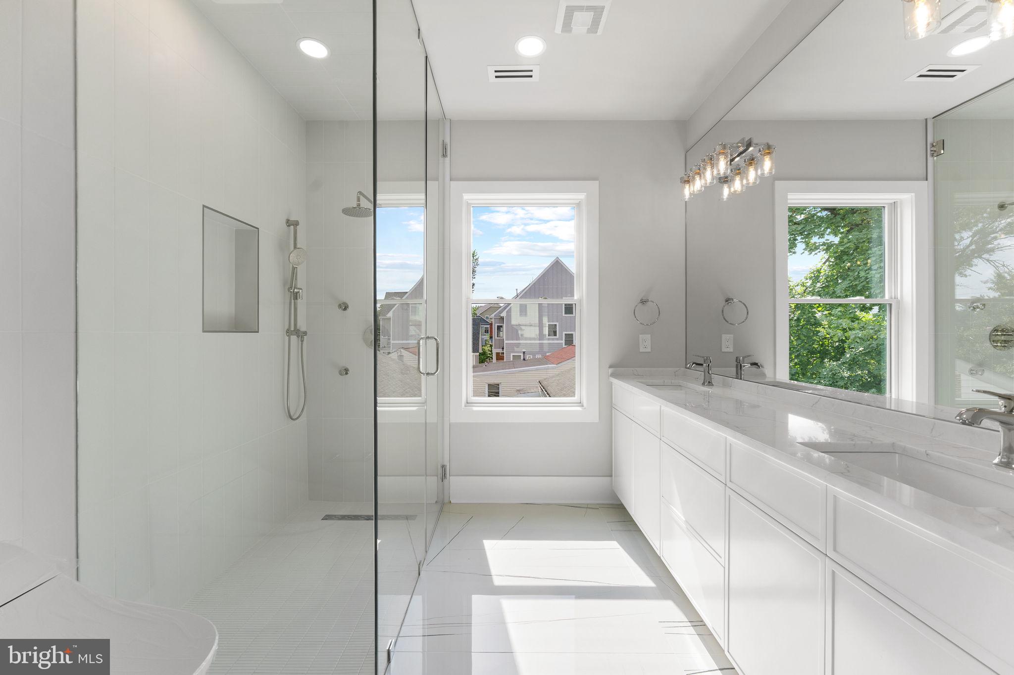 ARLINGTON VIEW - Residential