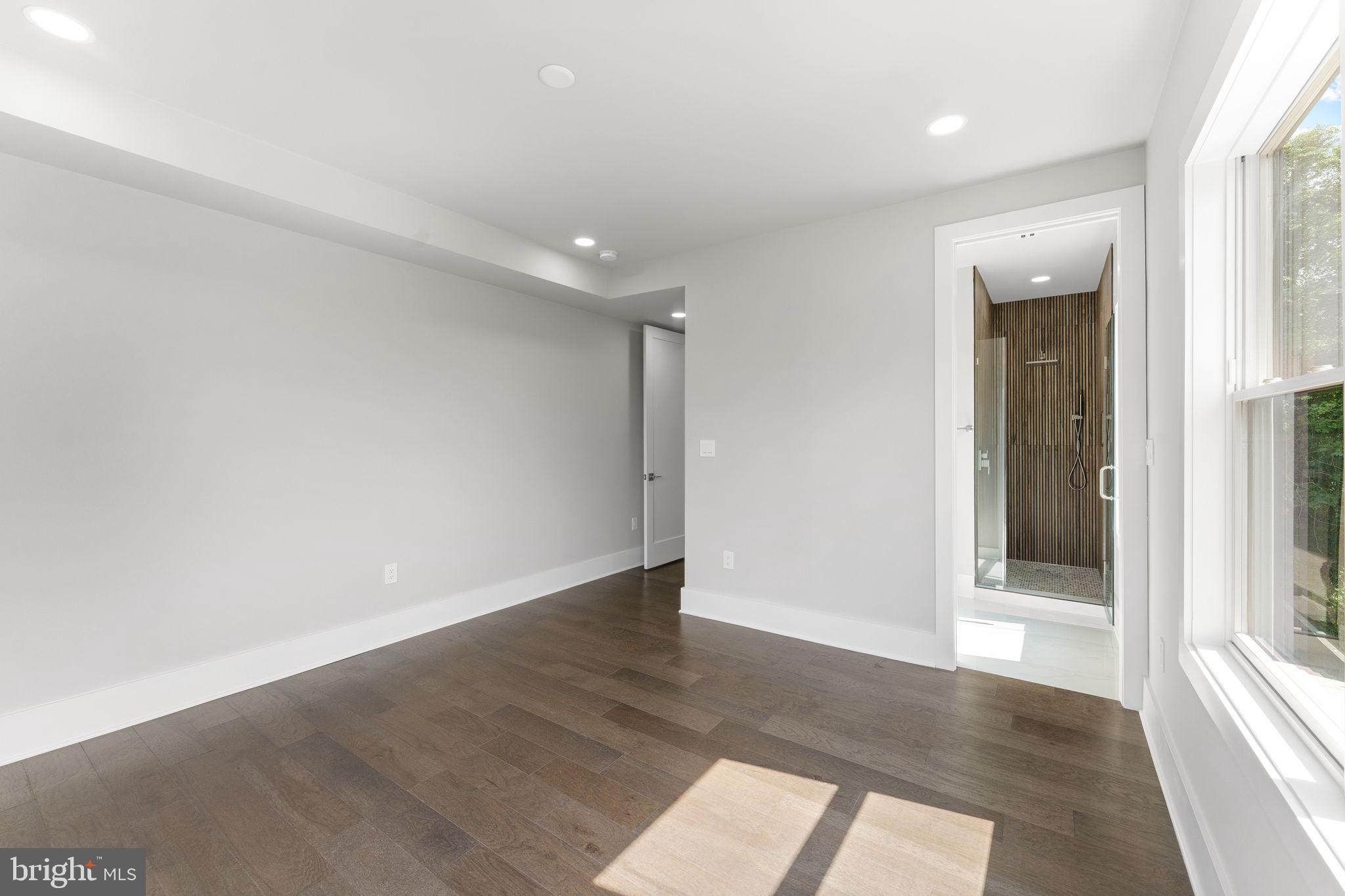 ARLINGTON VIEW - Residential