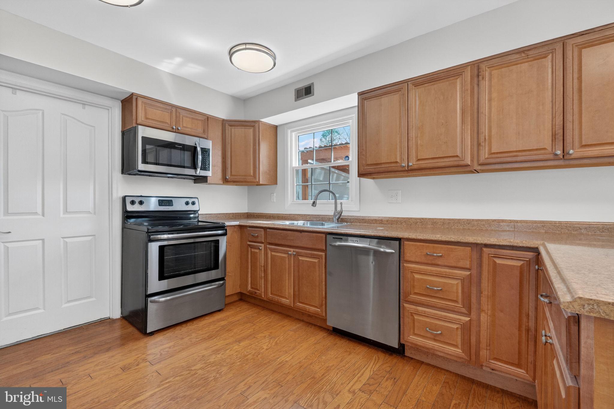 VICTORIA HEIGHTS - Residential