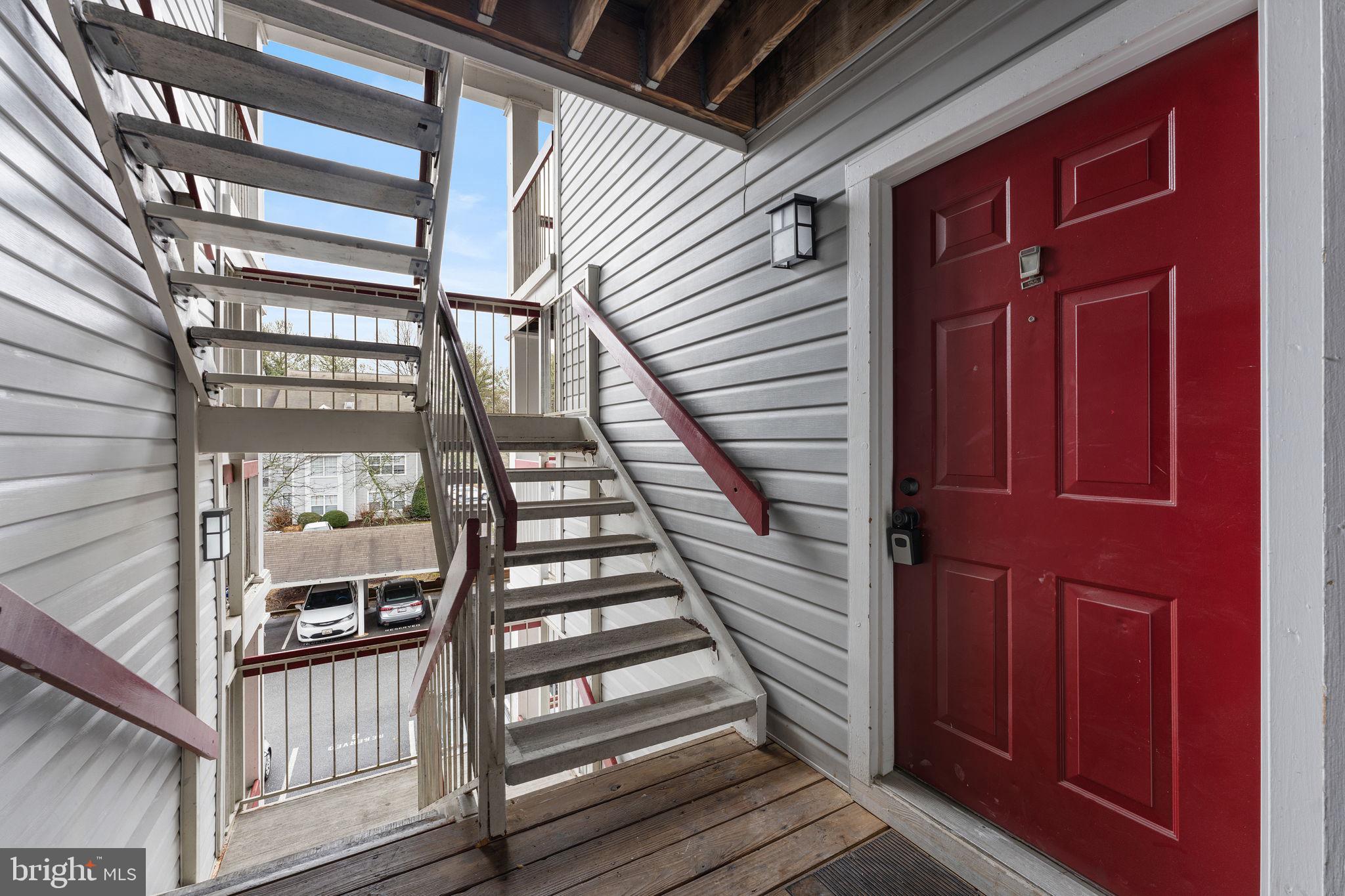 18502 Boysenberry Drive, Unit 155-73, Gaithersburg, MD

1 bedroom, 1 bath unit with a private balcony and designated parking. This second-floor condo features gas fireplace, all-new appliances, a remodeled kitchen and bathroom, a new vanity, and freshly painted interiors. Enjoy the convenience of your own parking. The community offers fantastic amenities including a tennis court, swimming pool, picnic area, playground, and fitness center. This pet-friendly residence is conveniently located near Lake Forest Mall, the library, and Montgomery Village's picturesque lakes. Easy access to Interstate 270, ICC-200, I-370, Metro bus stop, and Gaithersburg MARC as well as various dining and entertainment options. Don’t let this opportunity pass you by—schedule your viewing today!