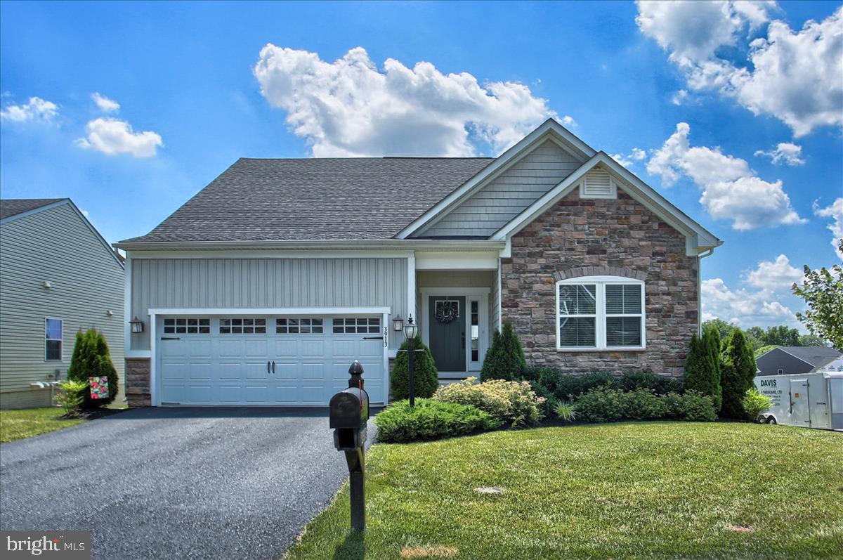 STRAY WINDS FARM - Residential