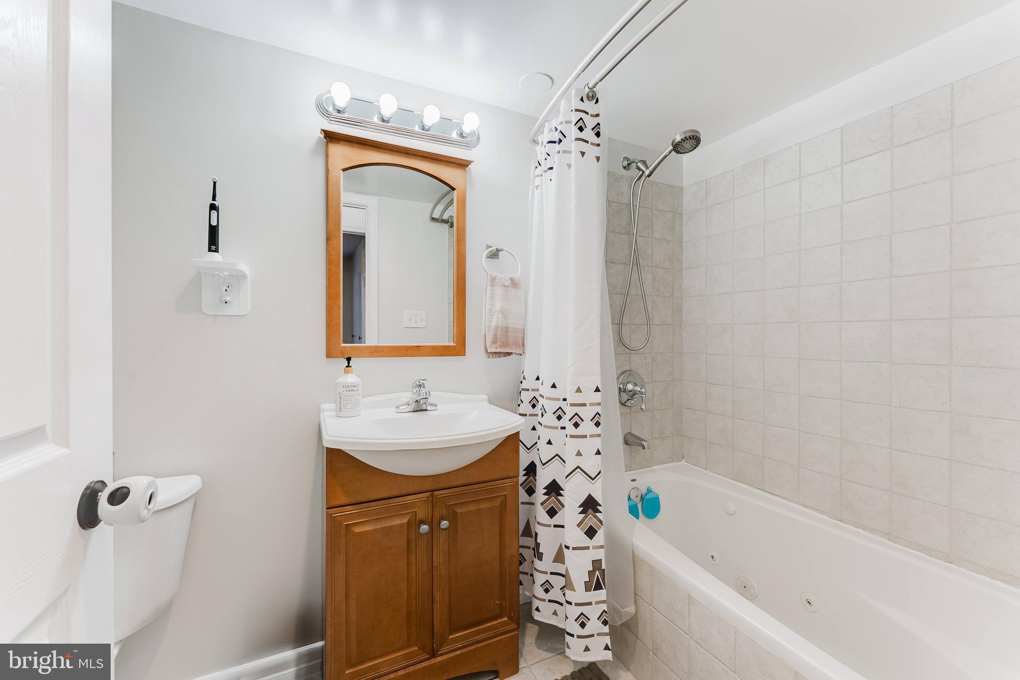 CHESTNUT GROVE - Residential