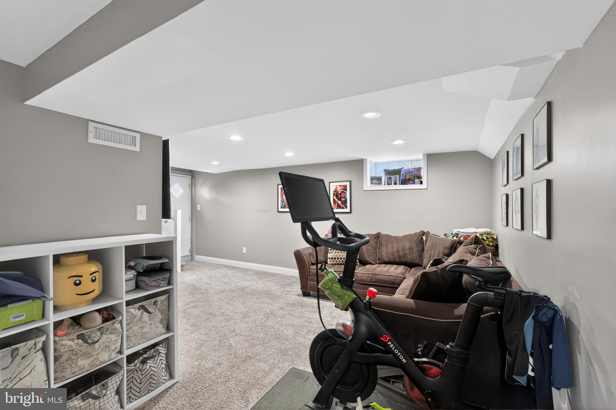 JENKINTOWN MANOR - Residential