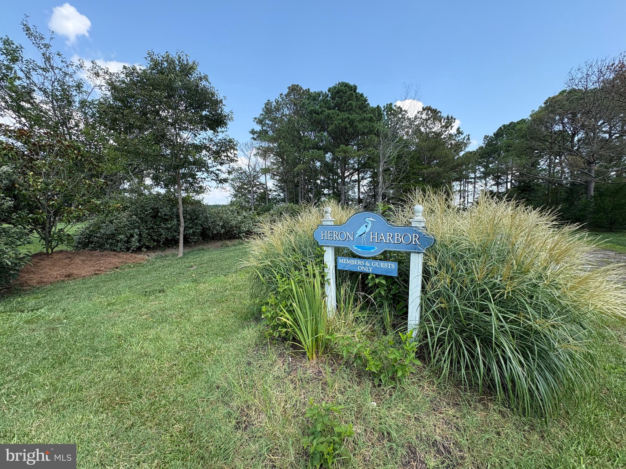 HERON HARBOR - Land