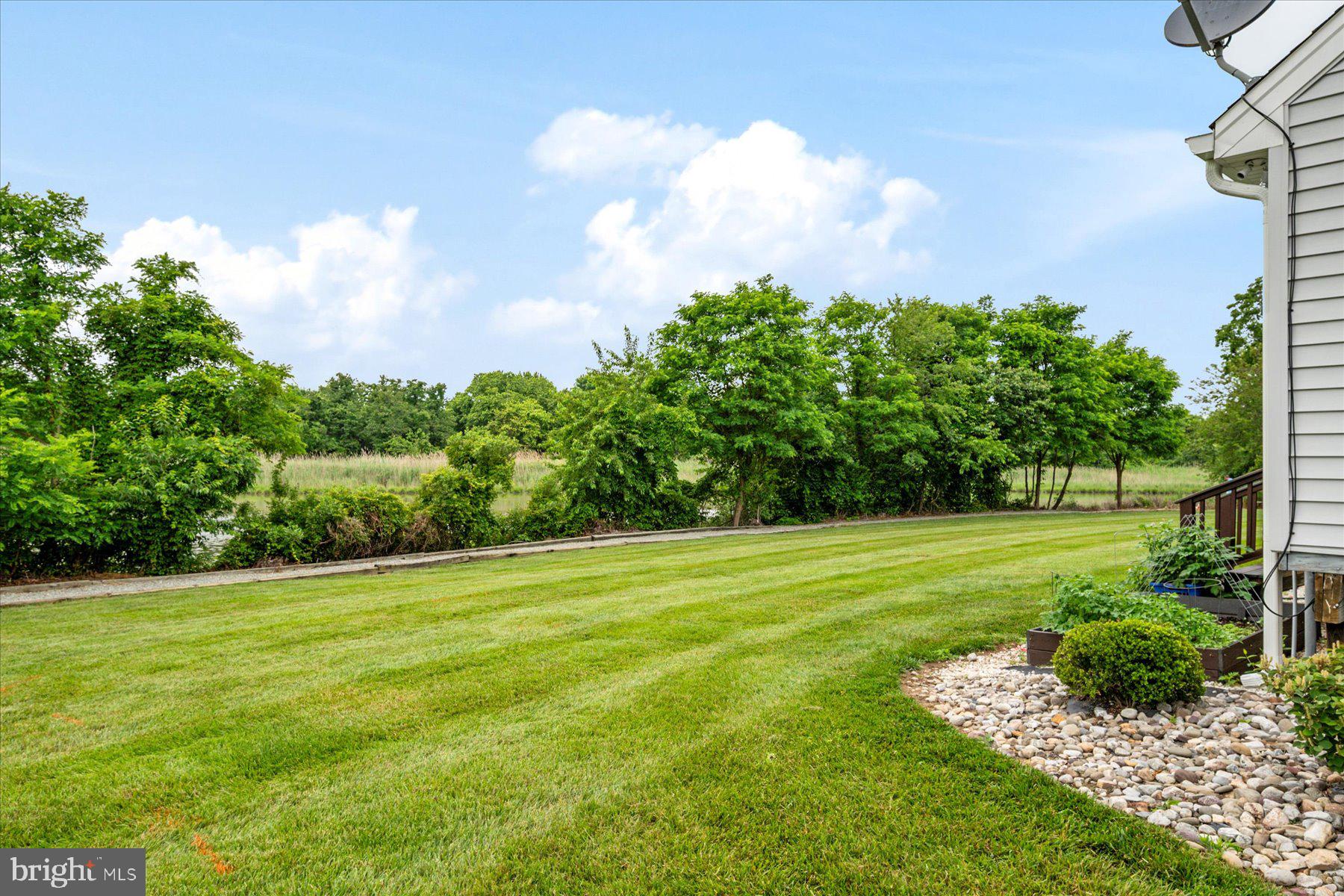 THOMPSON CREEK CONDOS - Residential