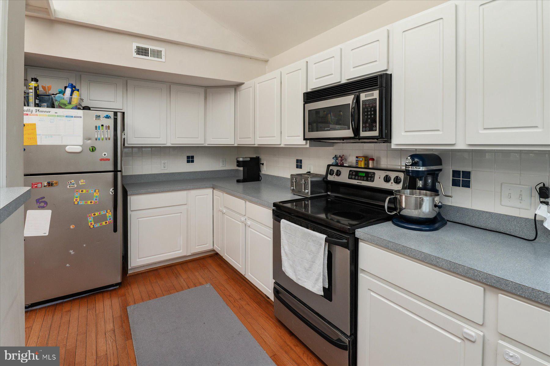 THOMPSON CREEK CONDOS - Residential